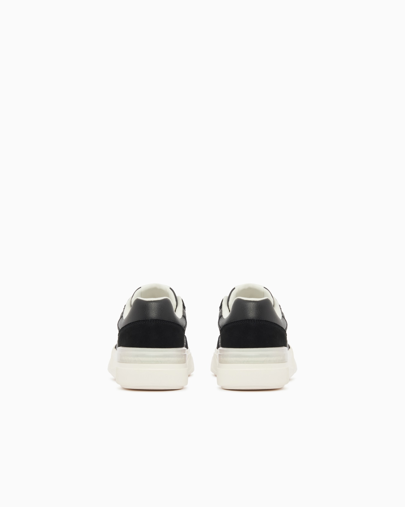 Sneakers with suede inserts Slide 3