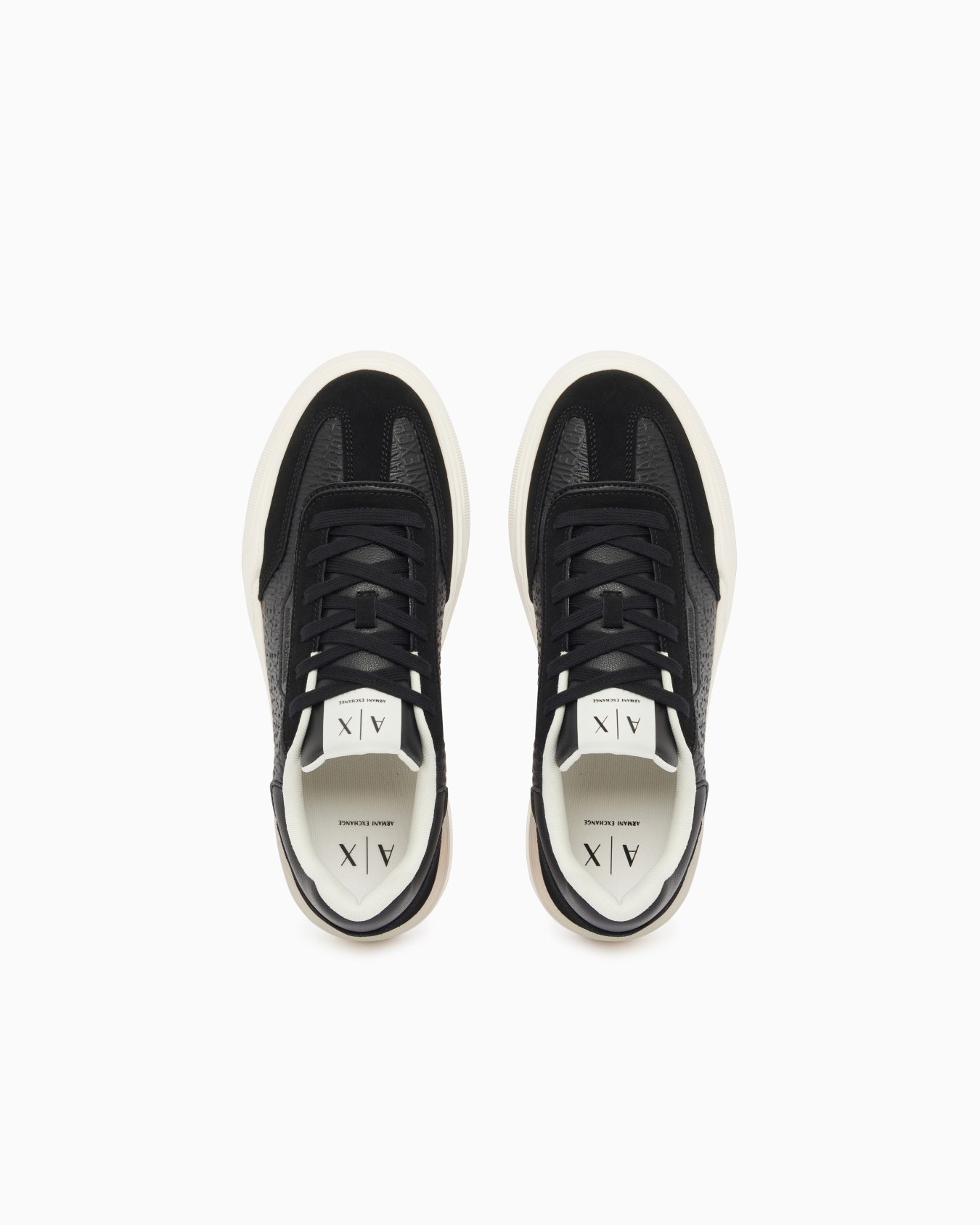 Sneakers with suede inserts Slide 2