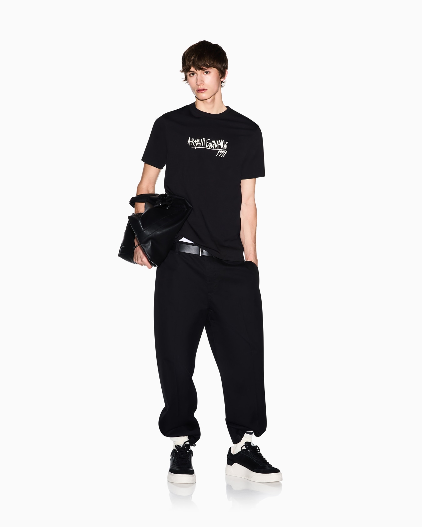 ハンドライティングロゴ レギュラーフィット 半袖クルーネックTシャツ スライドする 1