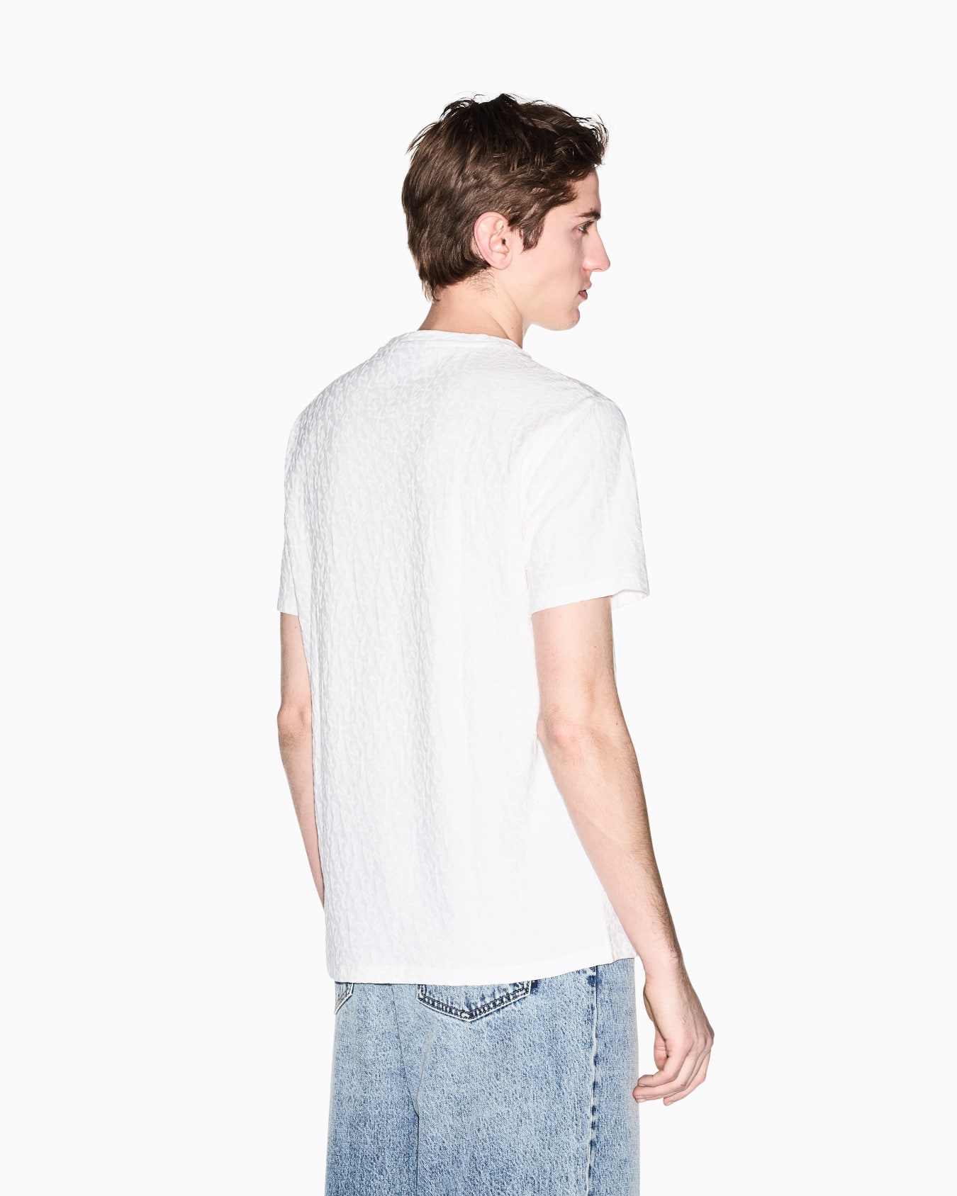 ダイアゴナル オールオーバージャカードロゴ スリムフィット 半袖クルーネックTシャツ スライドする 3