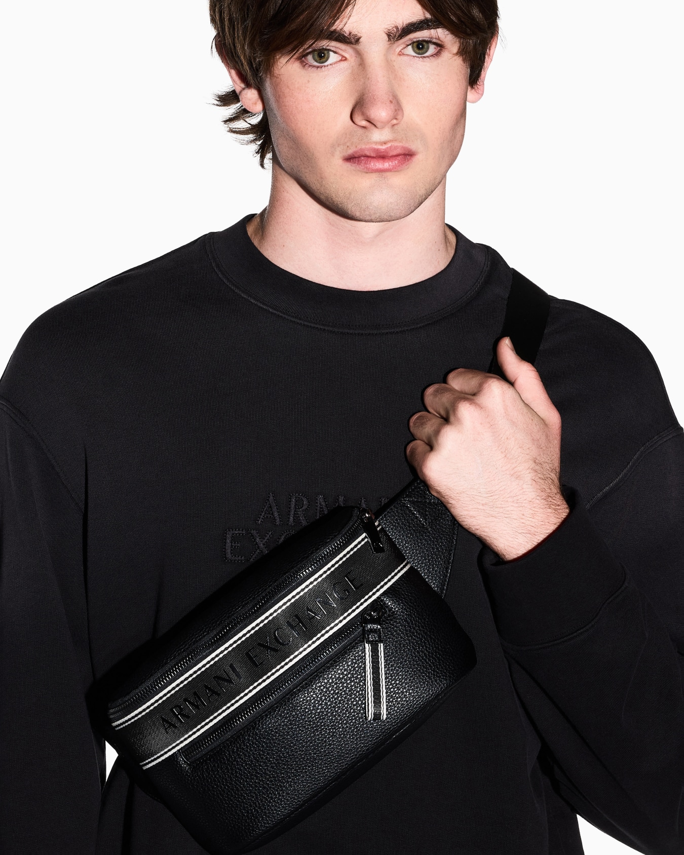 AXロゴ ウエストバッグ スライドする 5