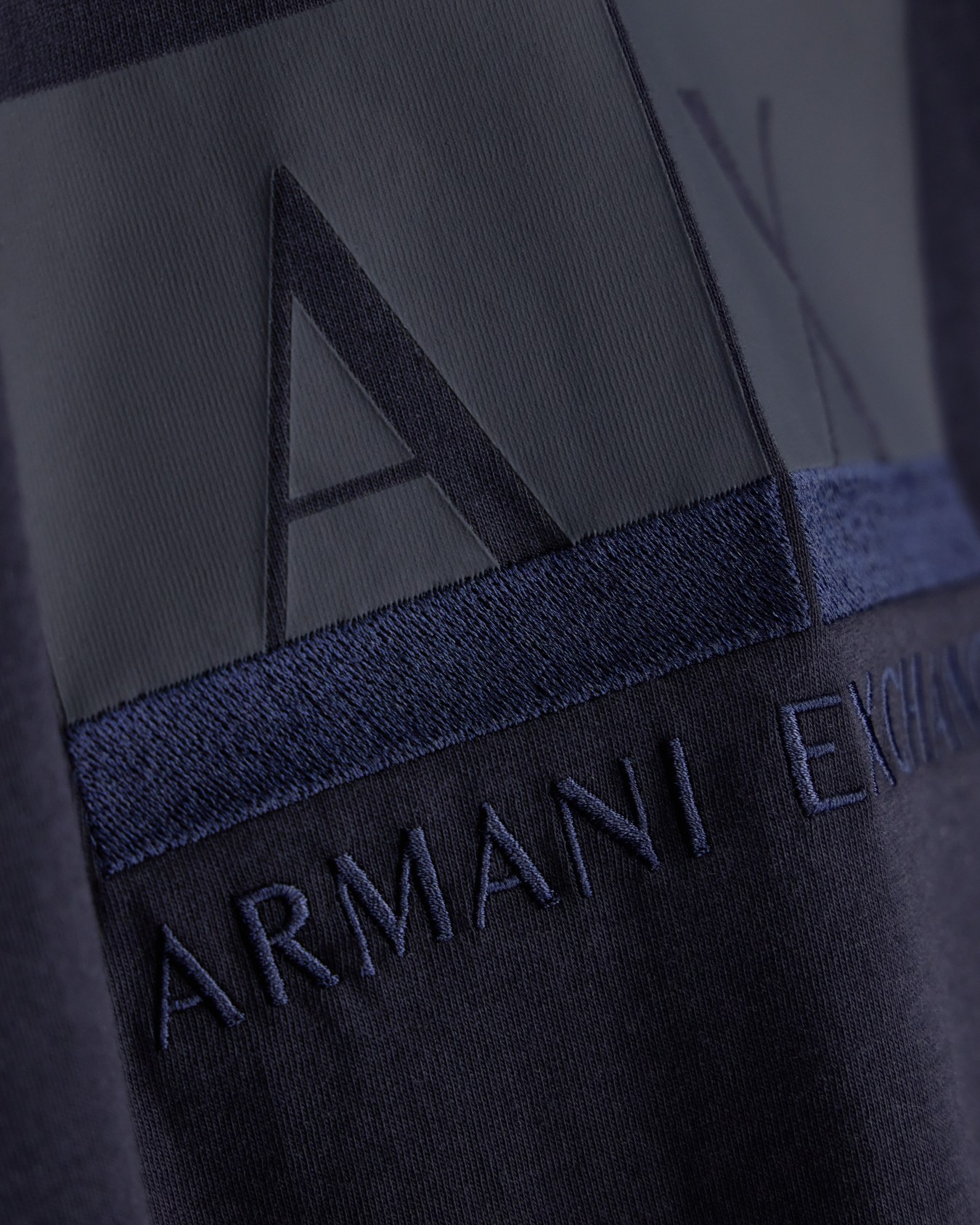 slim fit t-shirt in cotton jersey Slide 4