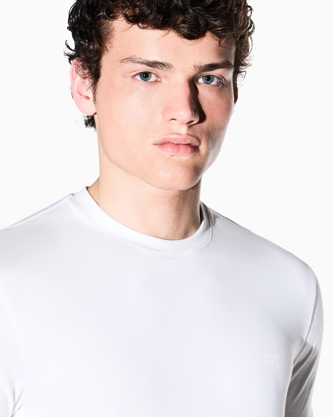 slim fit t-shirt in stretch cotton jersey with rib details Slide 6