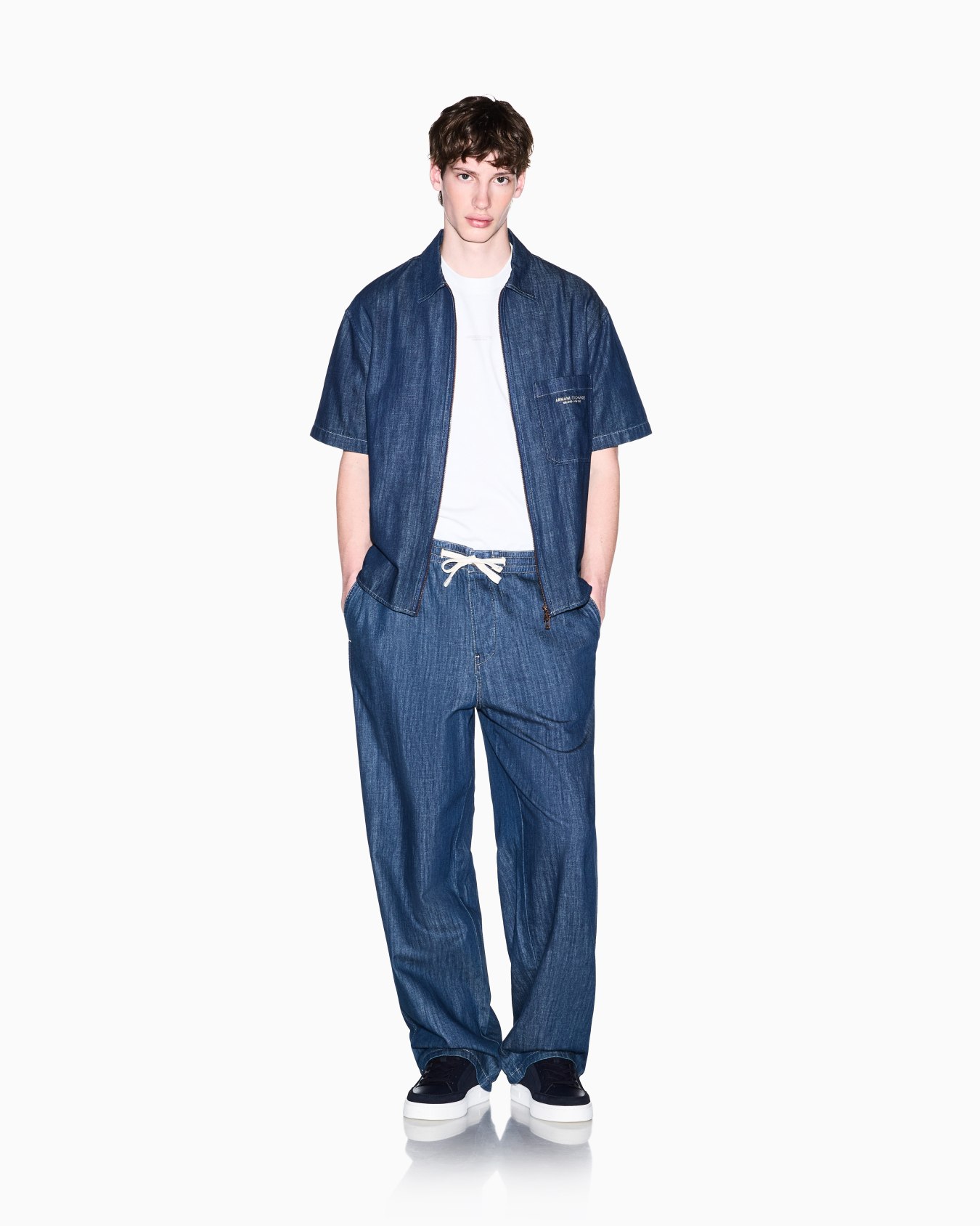 oversized t-shirt in heavy cotton jersey Slide 1