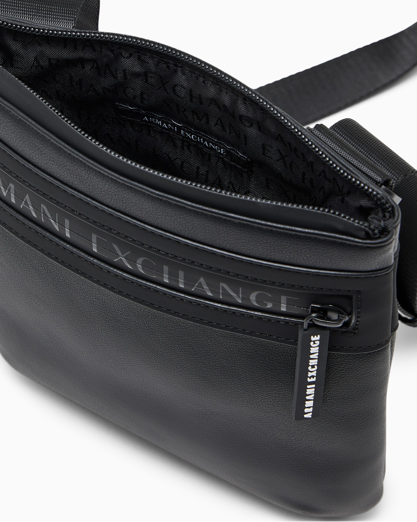 Flat crossbody messenger bag Slide 3