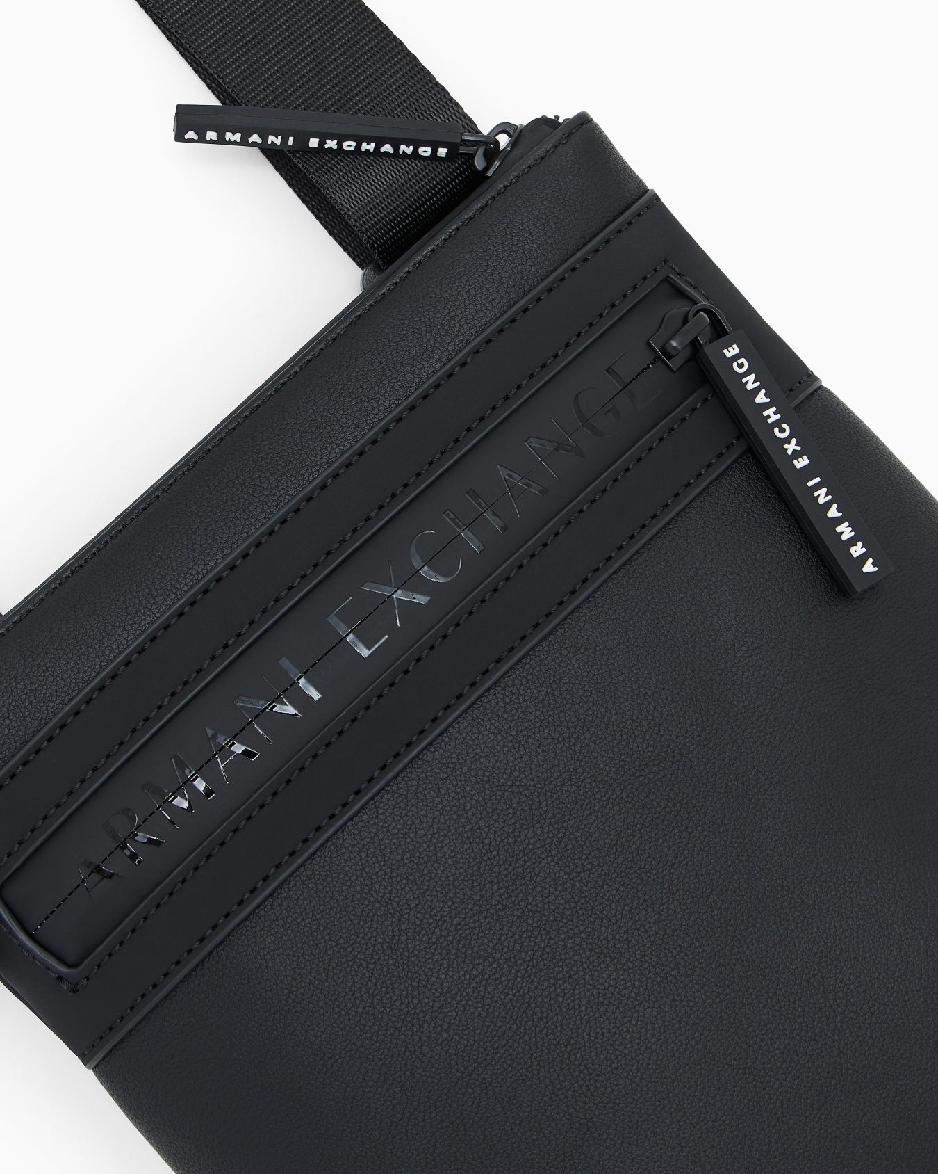 Flat crossbody messenger bag Slide 4