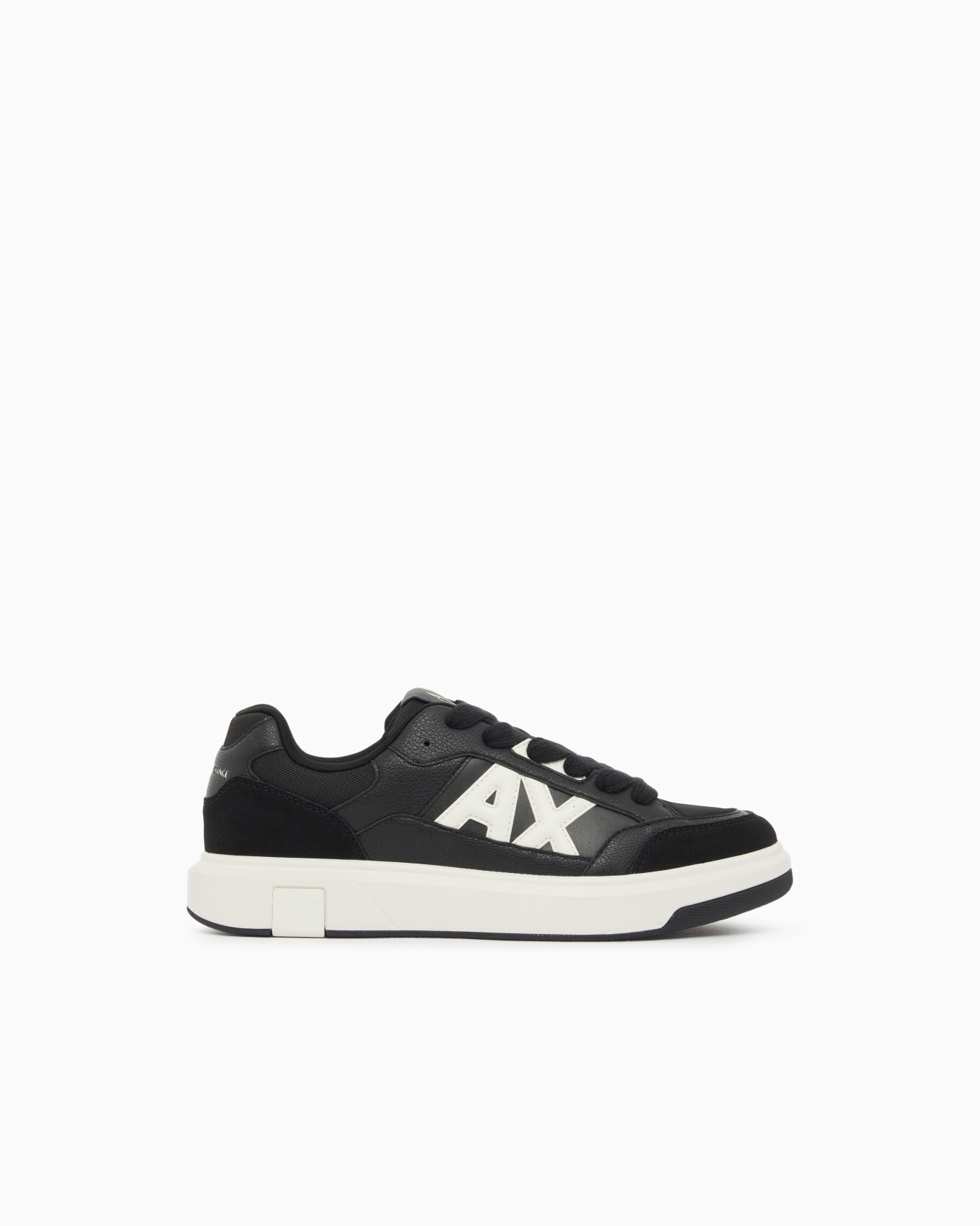 Sneakers in suede and mesh with a rubber sole Slide 0