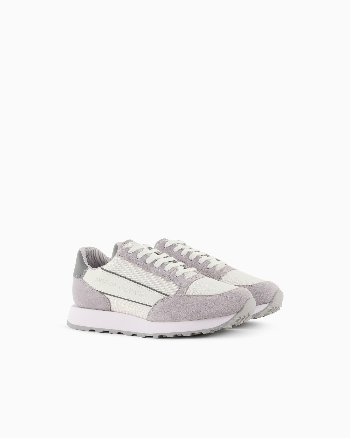 Zapatillas de ante con inserciones de malla. Diapositiva 1