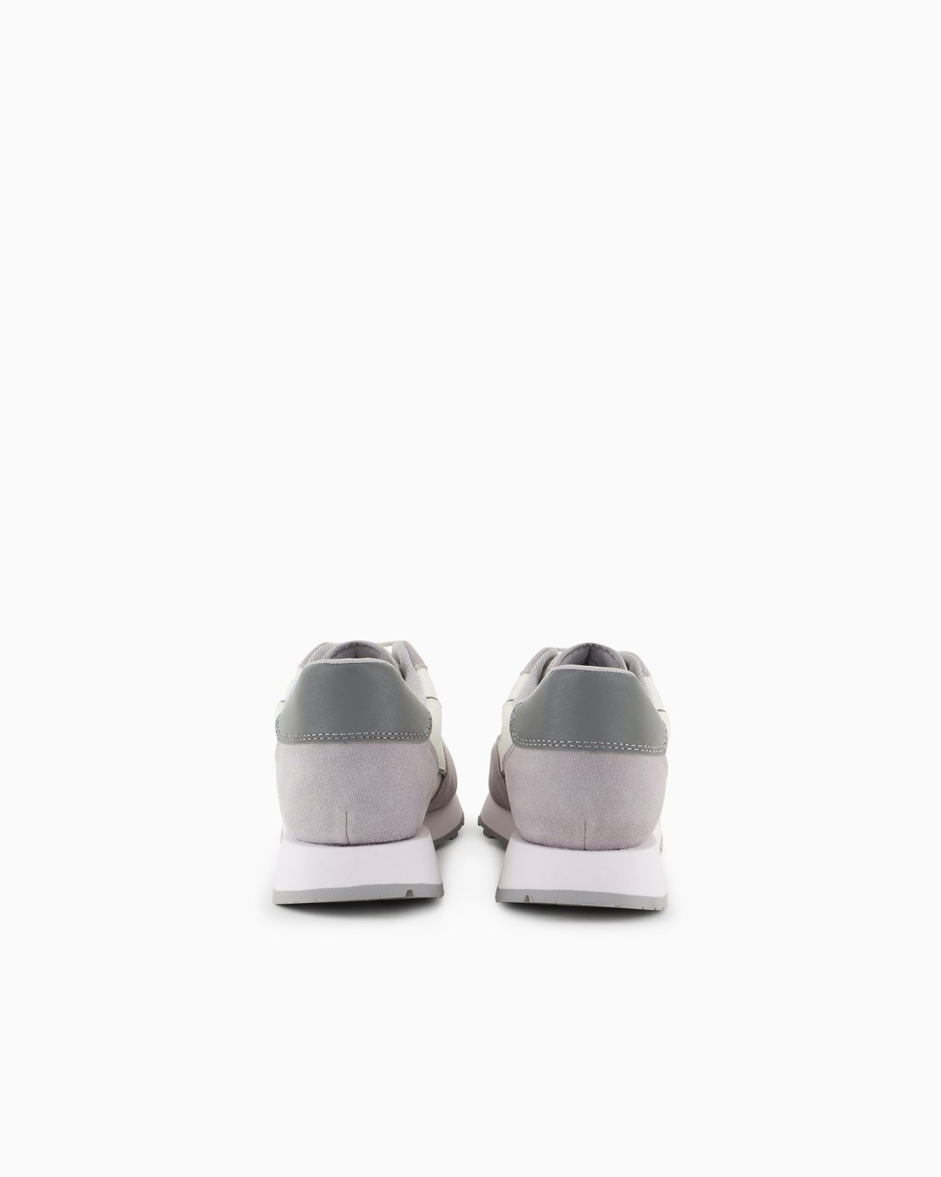 Zapatillas de ante con inserciones de malla. Diapositiva 3