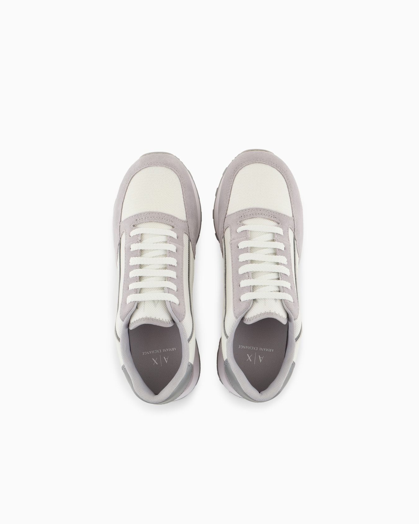Zapatillas de ante con inserciones de malla. Diapositiva 2
