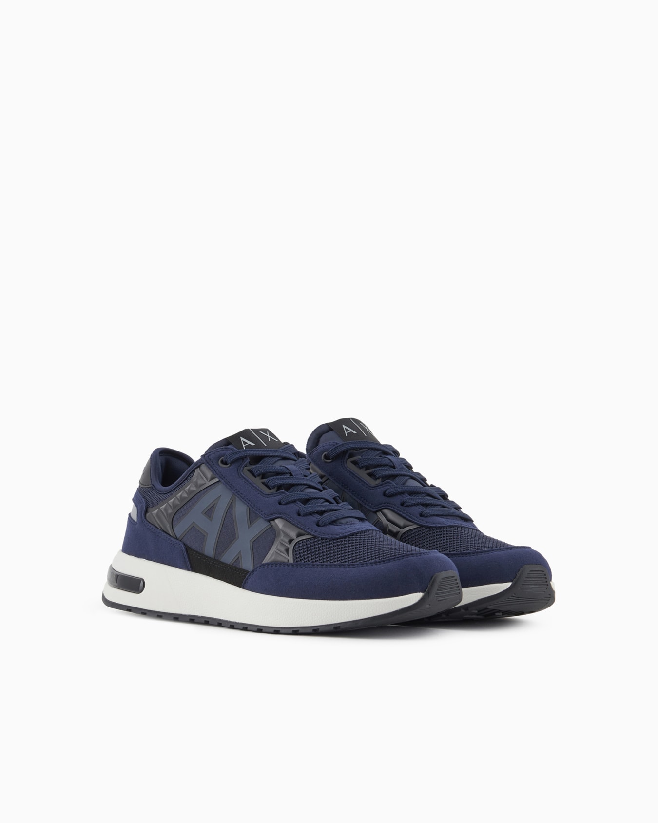 Zapatillas con suela alta y logo Diapositiva 1