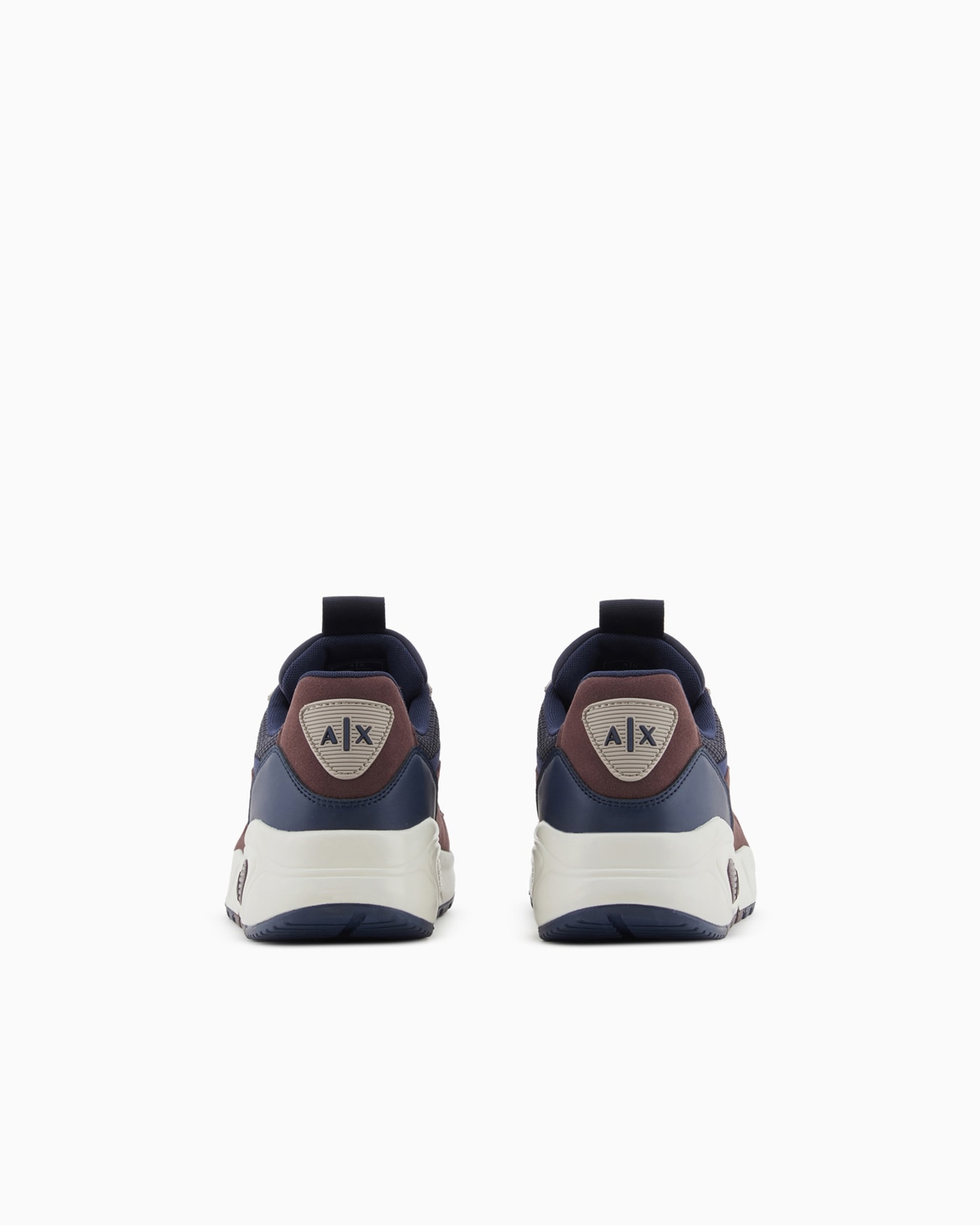 Sneakers with logo Slide 3
