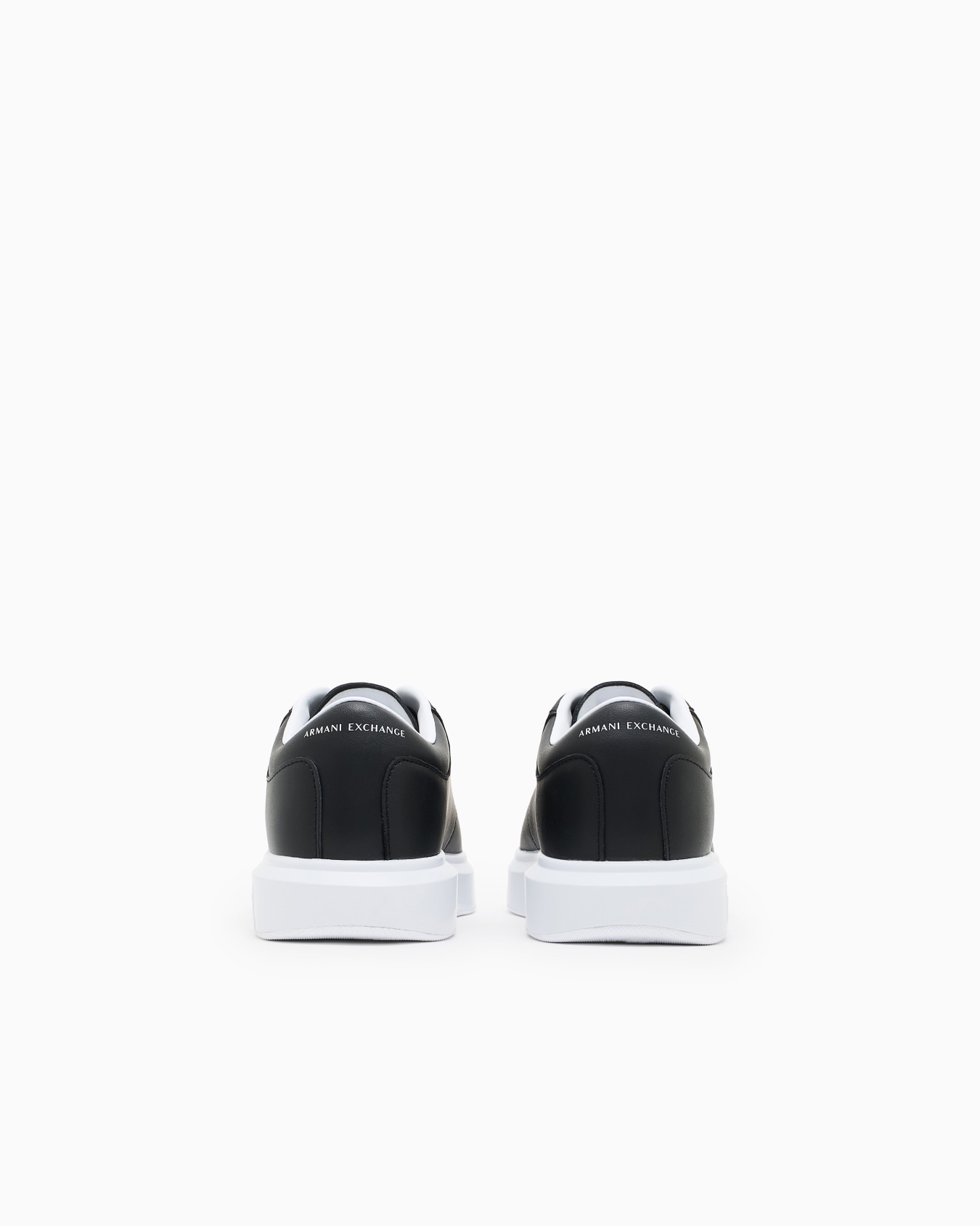 Sneakers con texture liscia Slide 3
