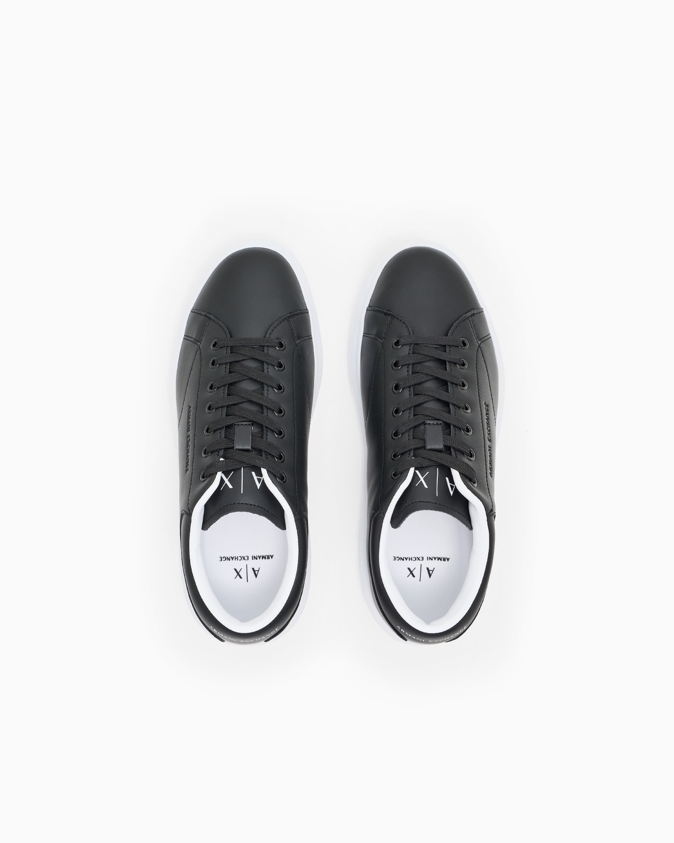 Sneakers con texture liscia Slide 2