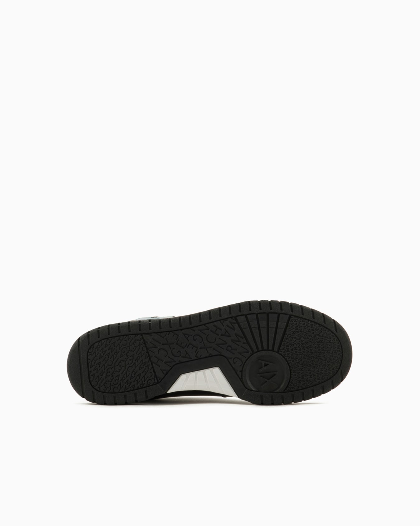 Sneakers with logo Slide 5