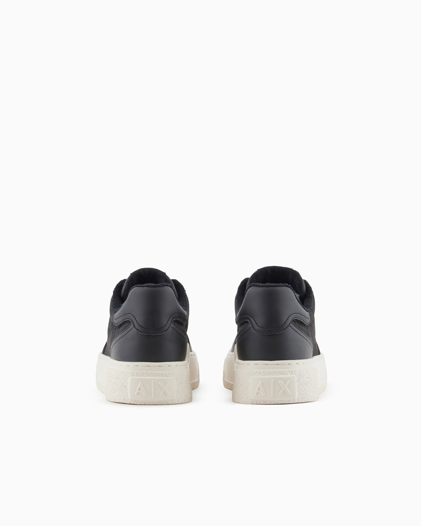 Zapatillas de tela con logo por toda la prenda Diapositiva 3
