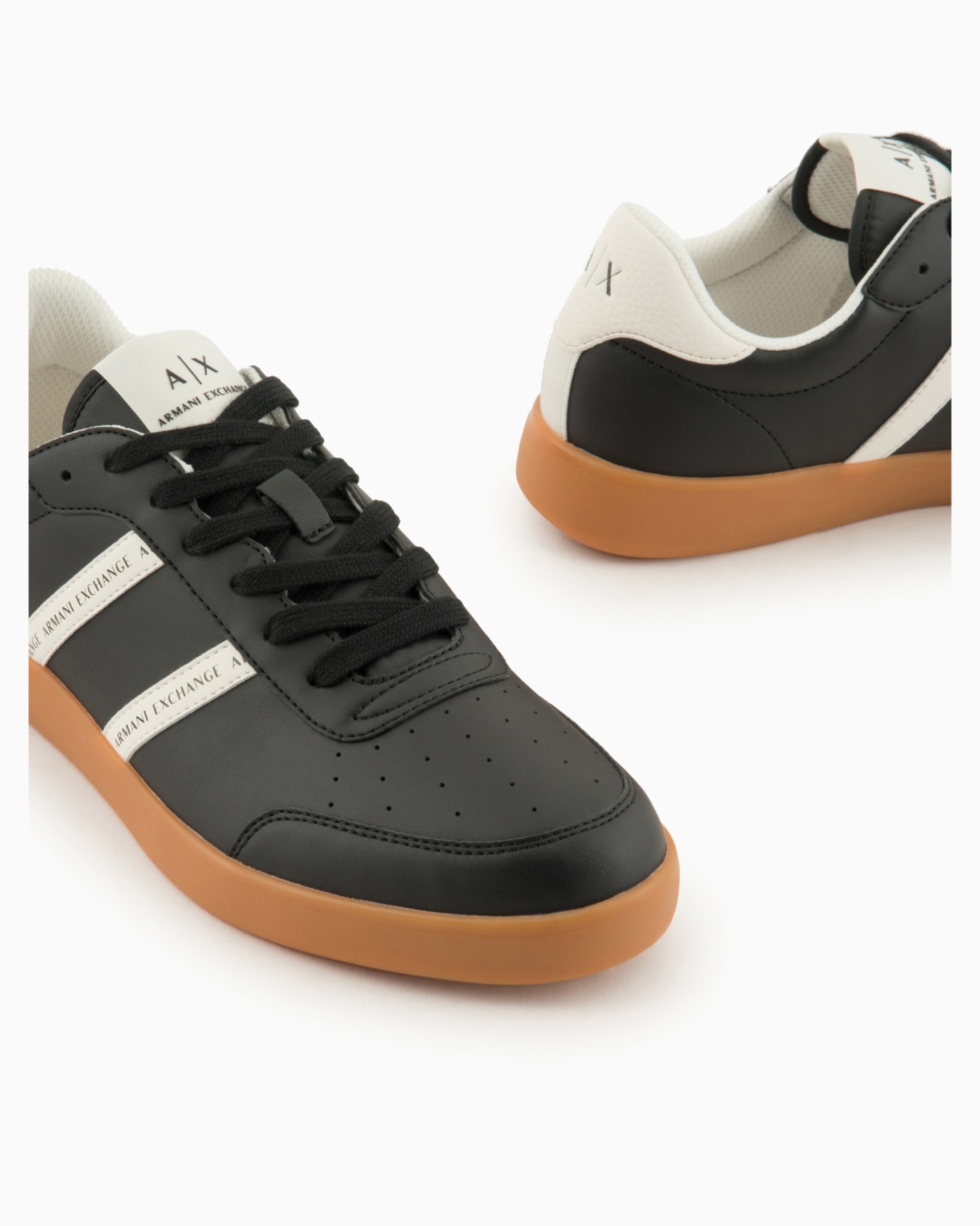 Sneakers with logo Slide 4