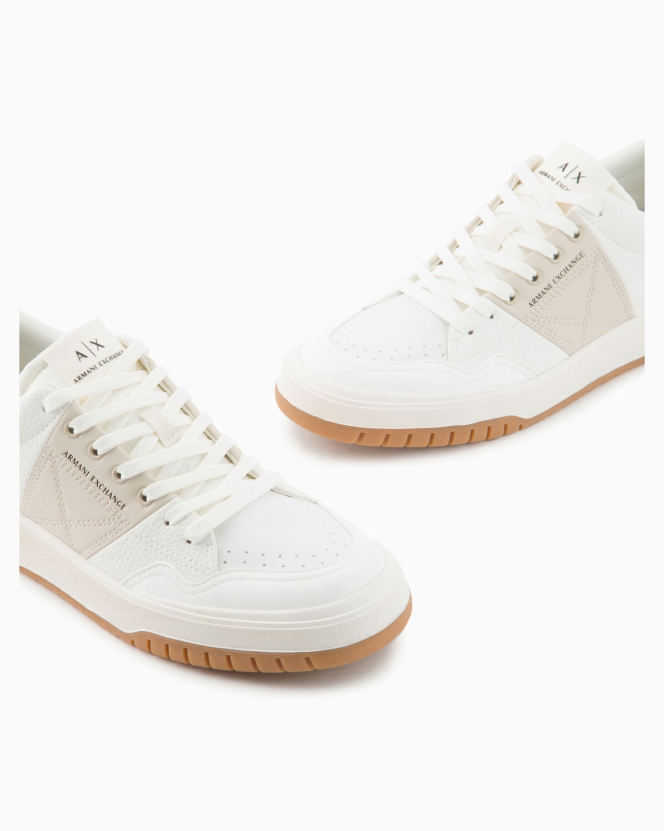Sneakers with logo Diapositiva 4