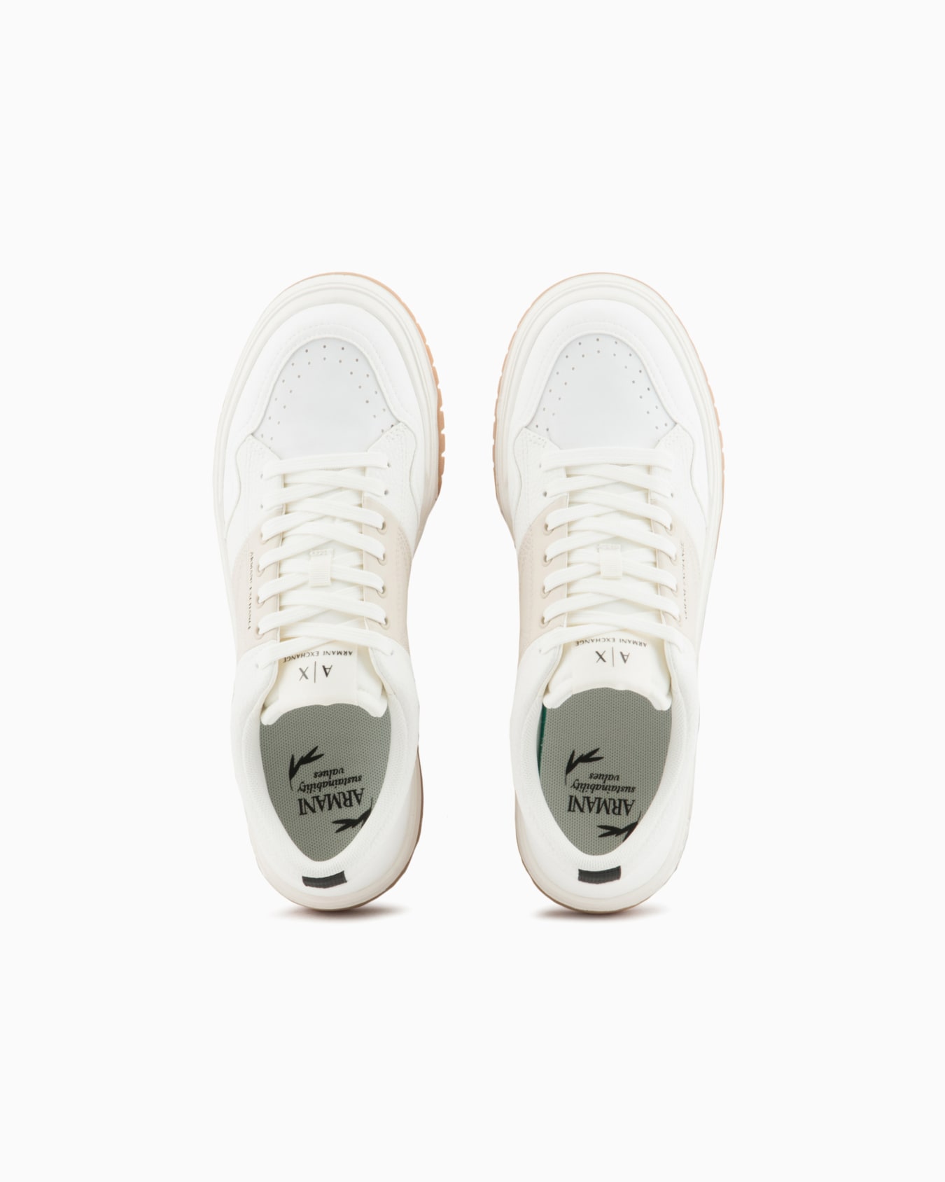 Sneakers with logo Diapositiva 2