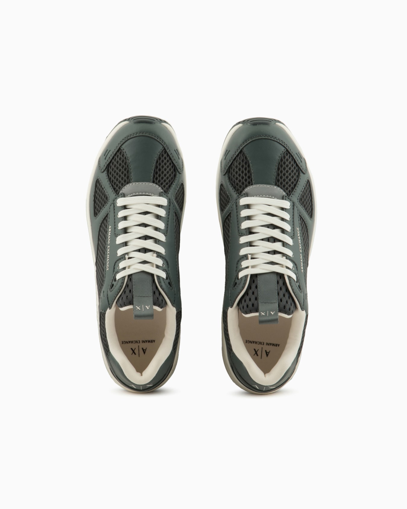 Sneakers with logo Diapositiva 2
