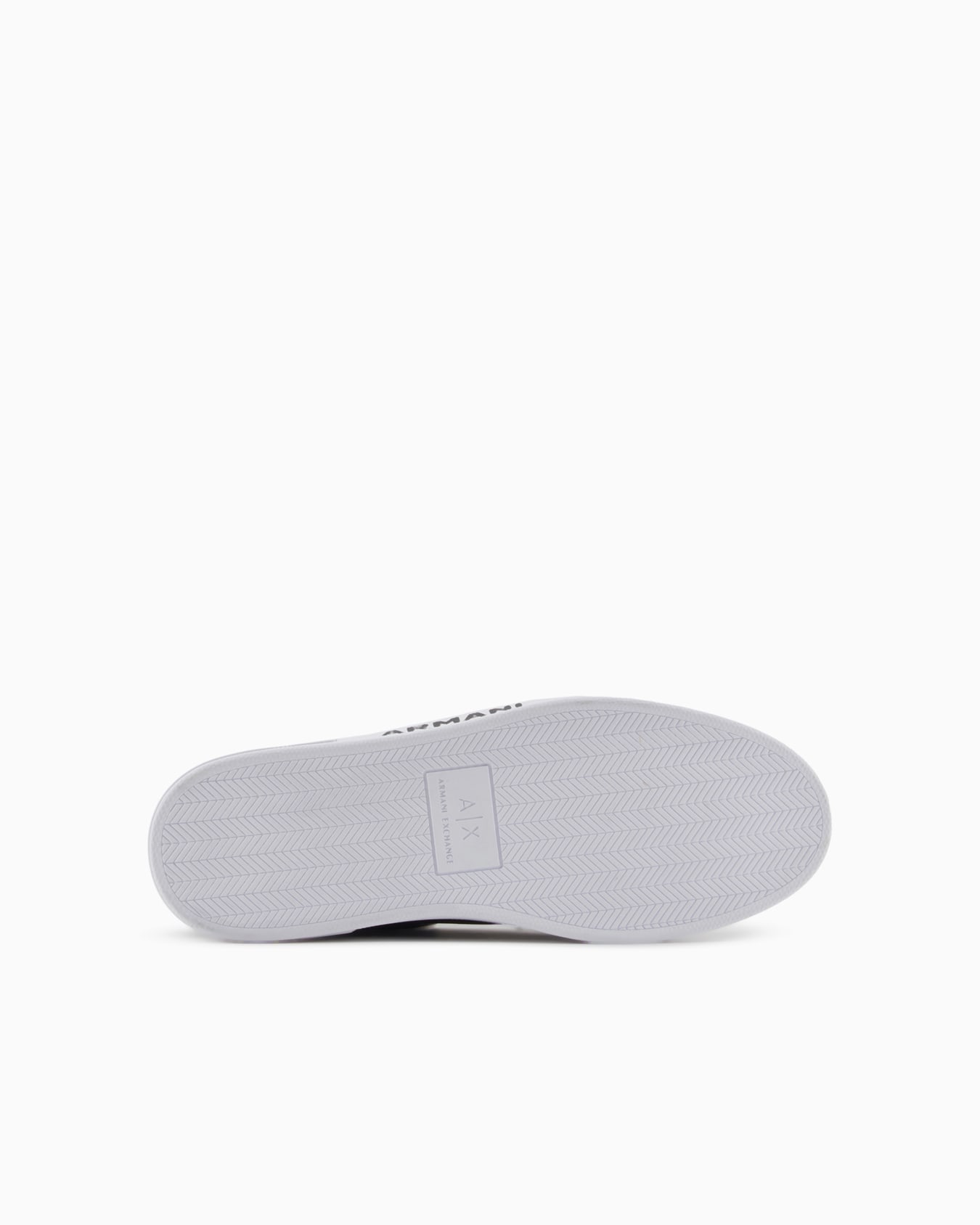 Zapatillas de piel con logo en la suela. Diapositiva 5