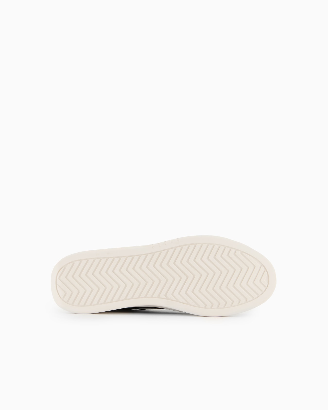 Zapatillas con inserciones de ante en contraste. Diapositiva 5