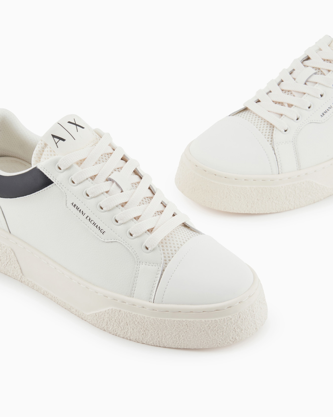 Hammered leather sneakers with contrasting back Slide 4