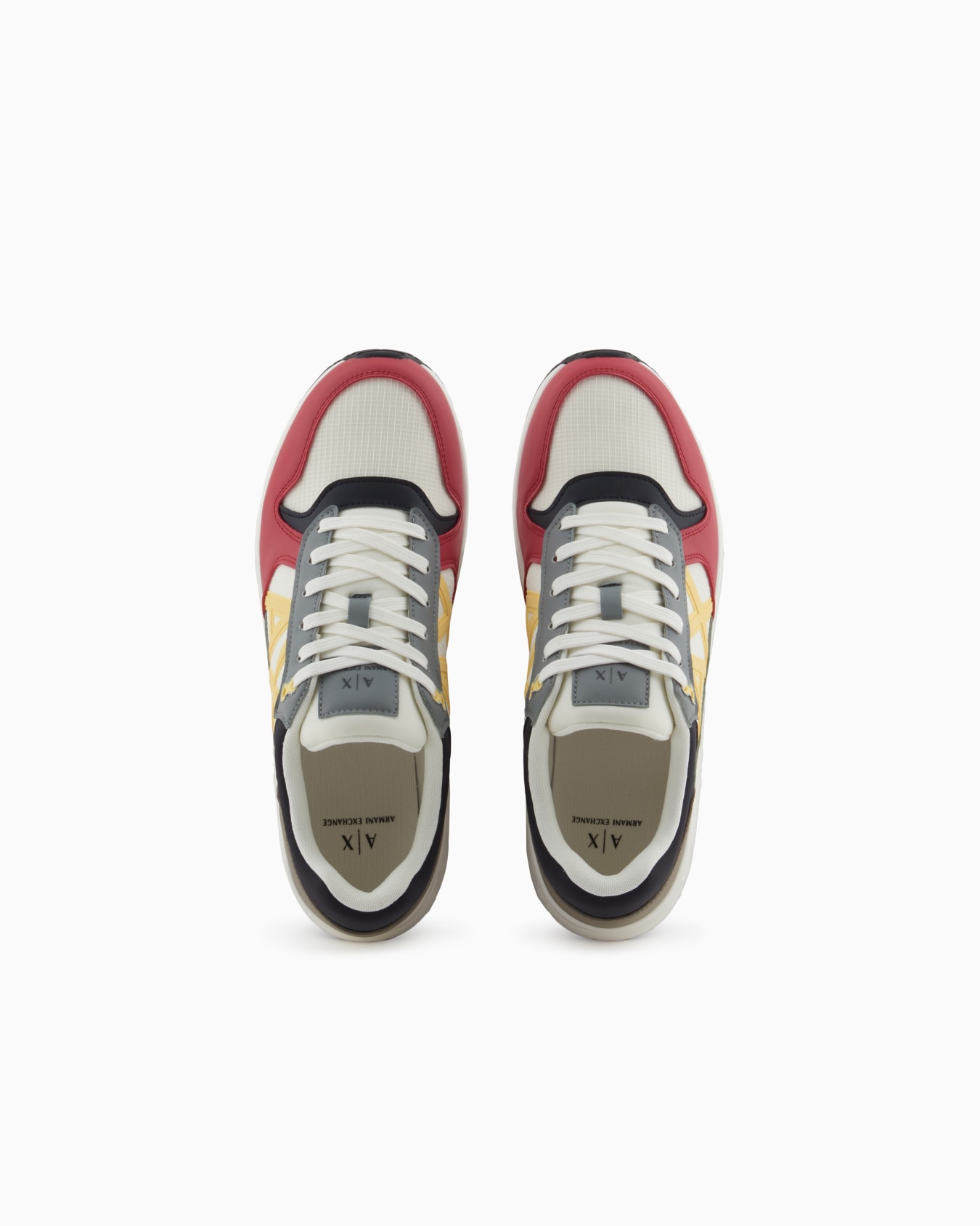 Sneakers with side logo and contrasting inserts Slide 2