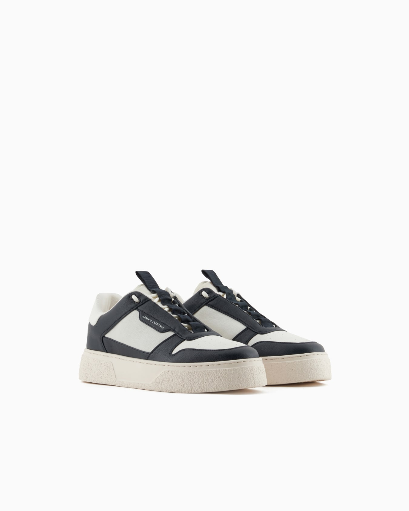 Sneakers in eco-leather with elastic laces Slide 1