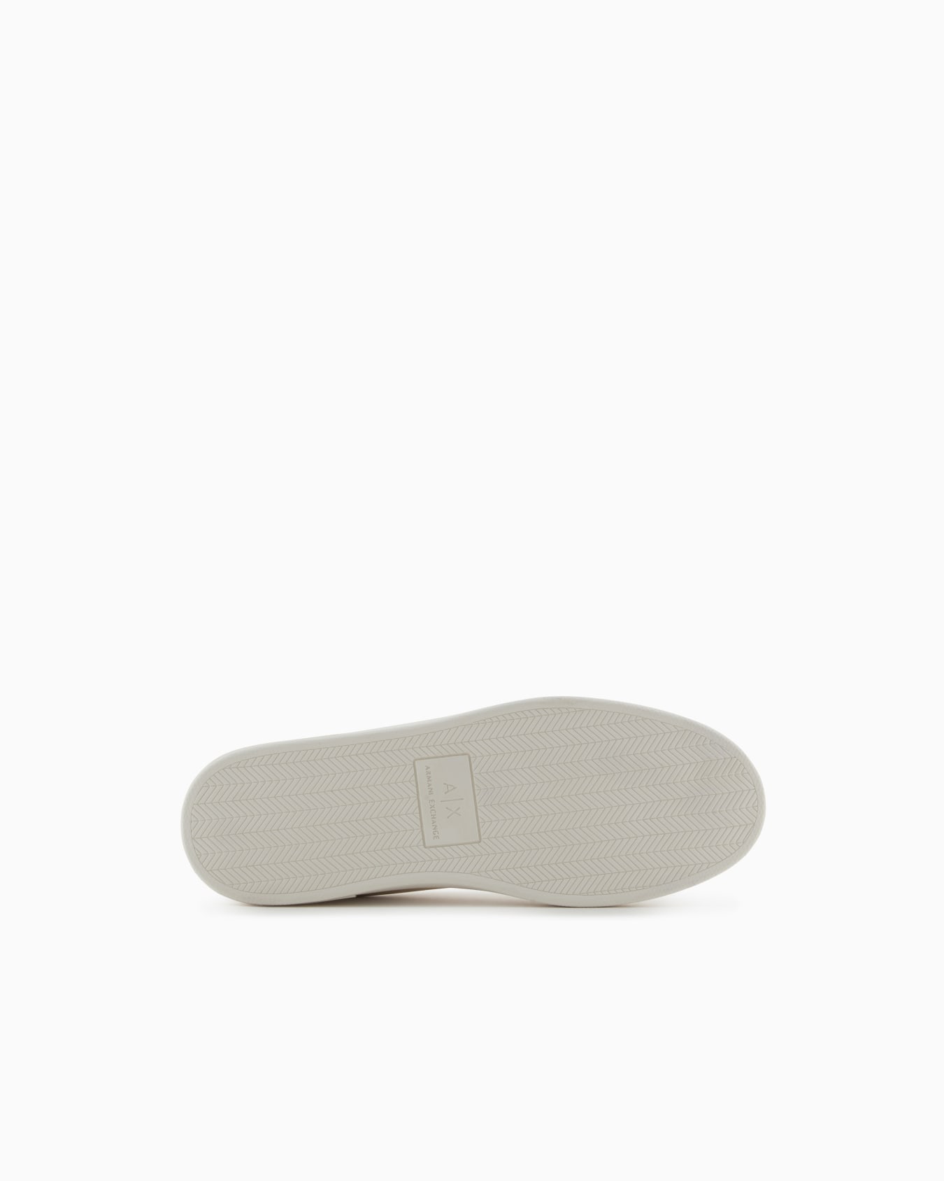 Sneakers with contrasting inserts Slide 5