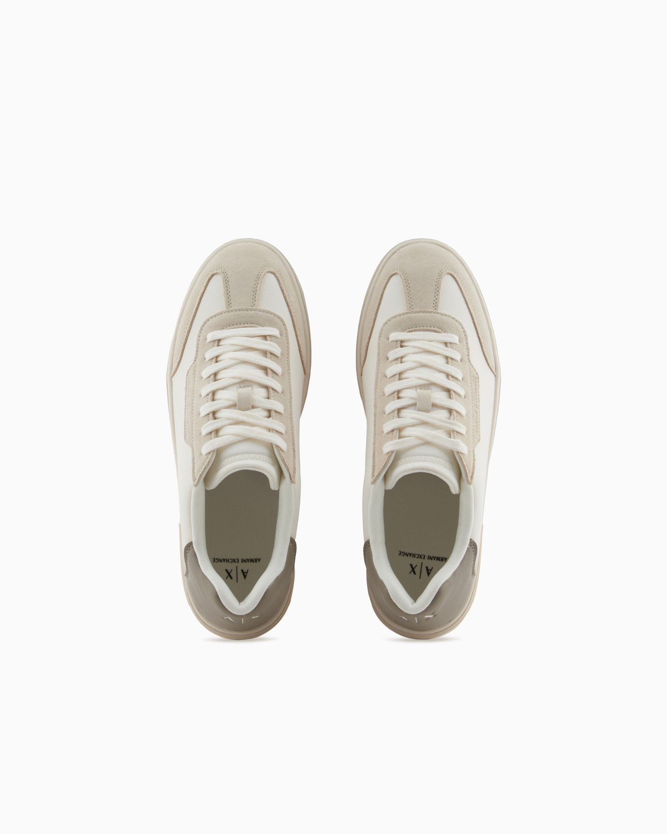 Sneakers with contrasting inserts Slide 2