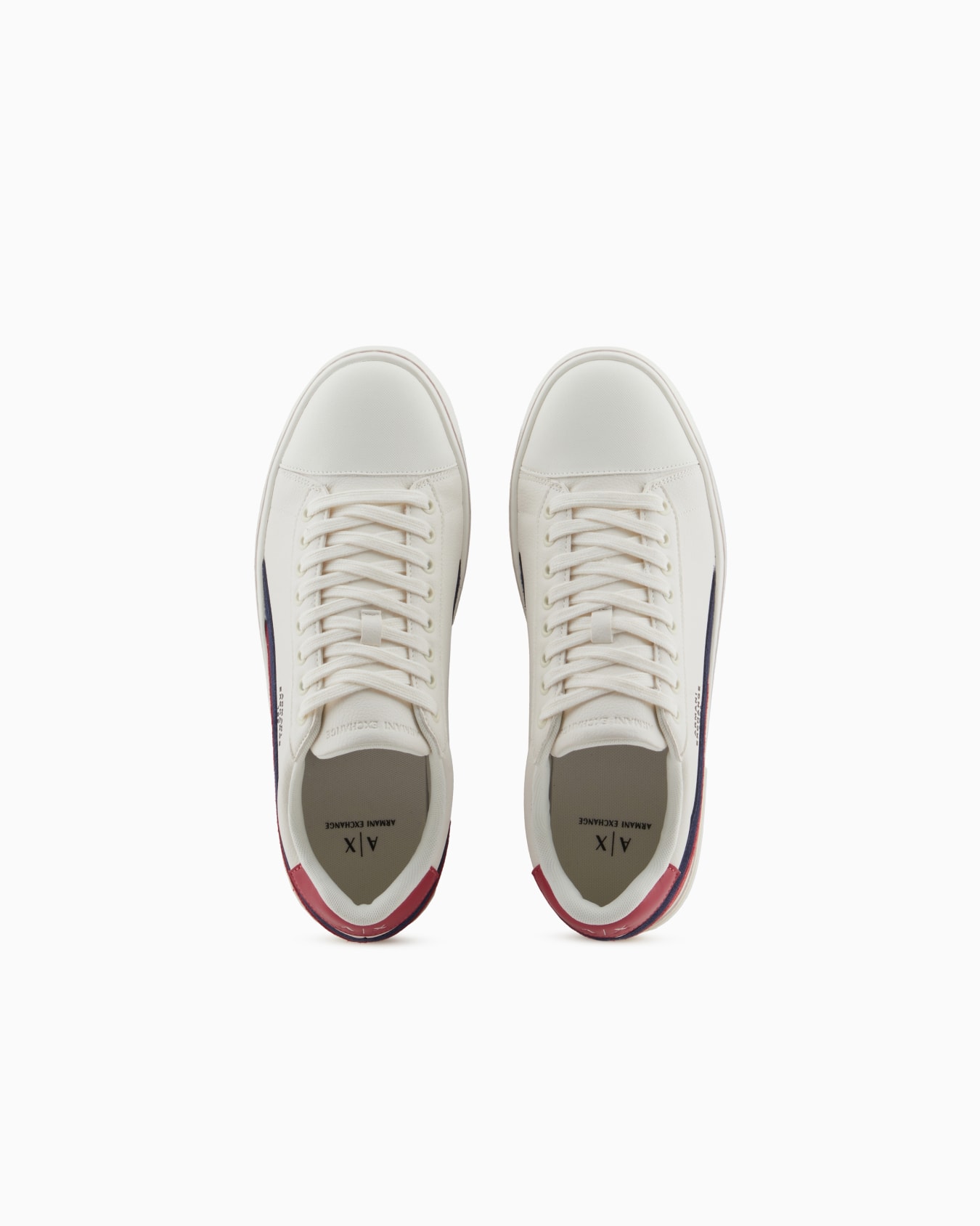 Sneakers with contrasting details on the back Slide 2