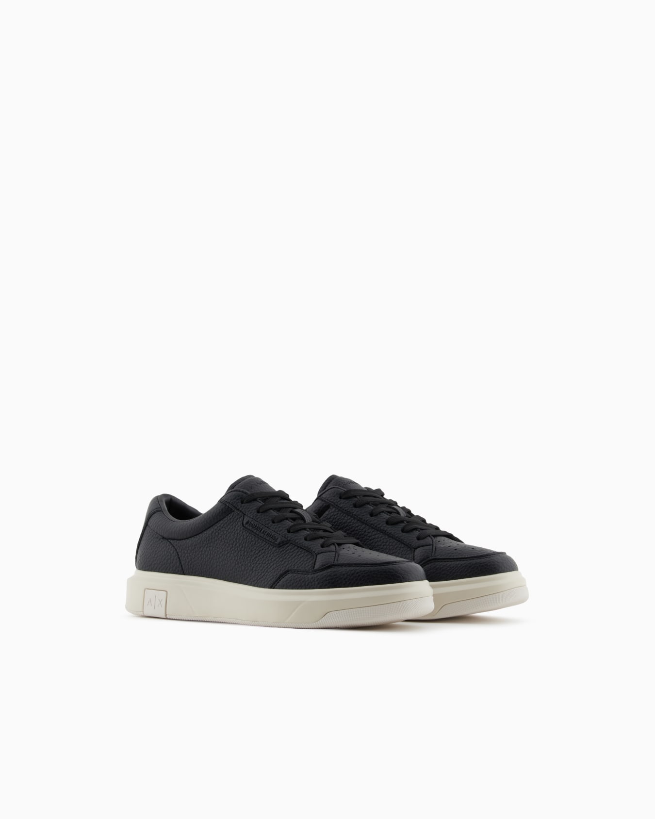 Basic sneakers with stitching Slide 1