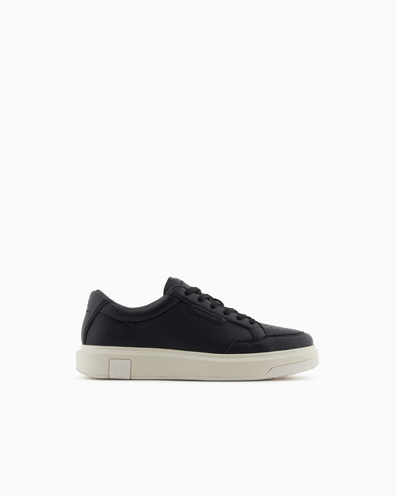 Basic sneakers with stitching Slide 0