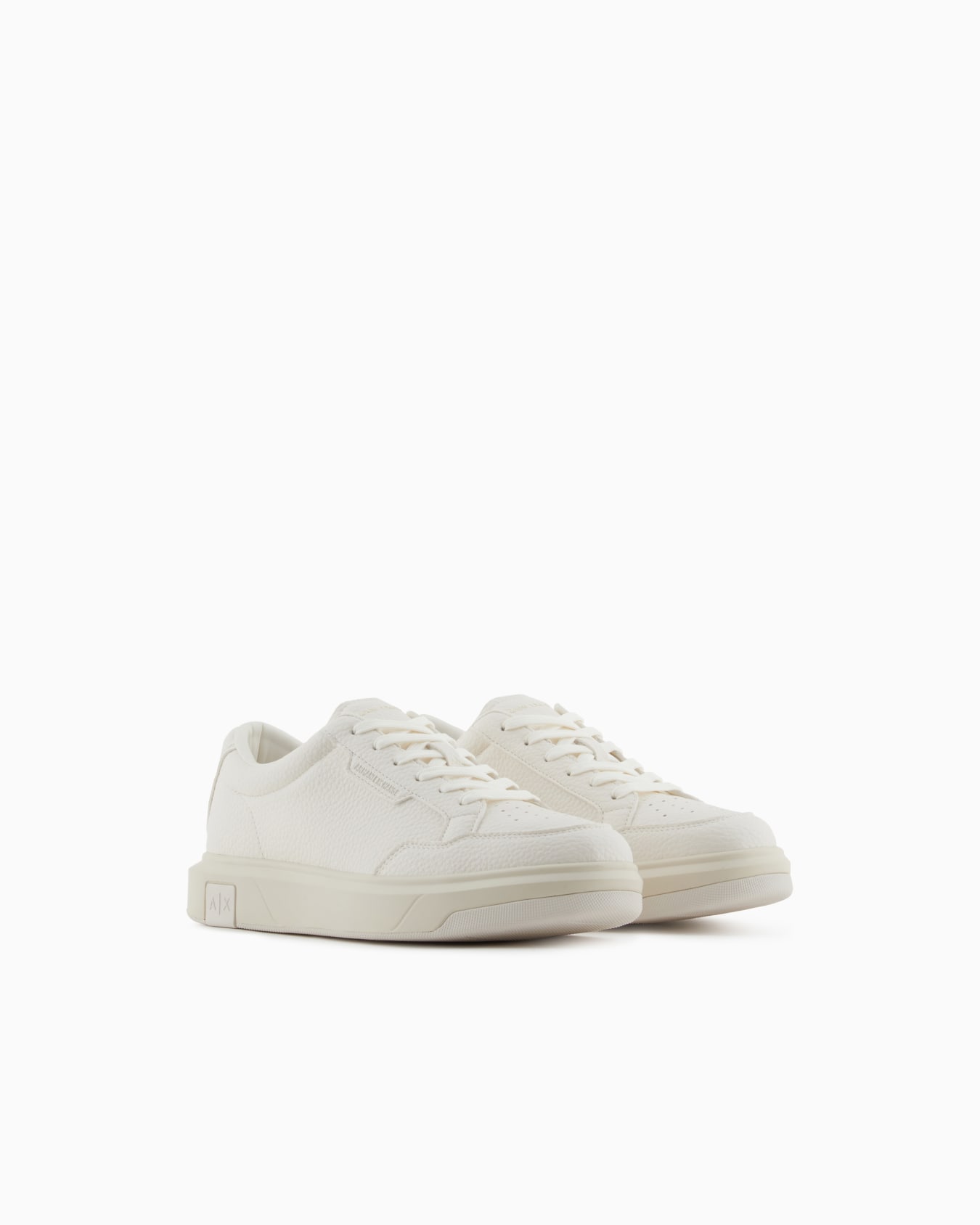 Basic sneakers with stitching Slide 1