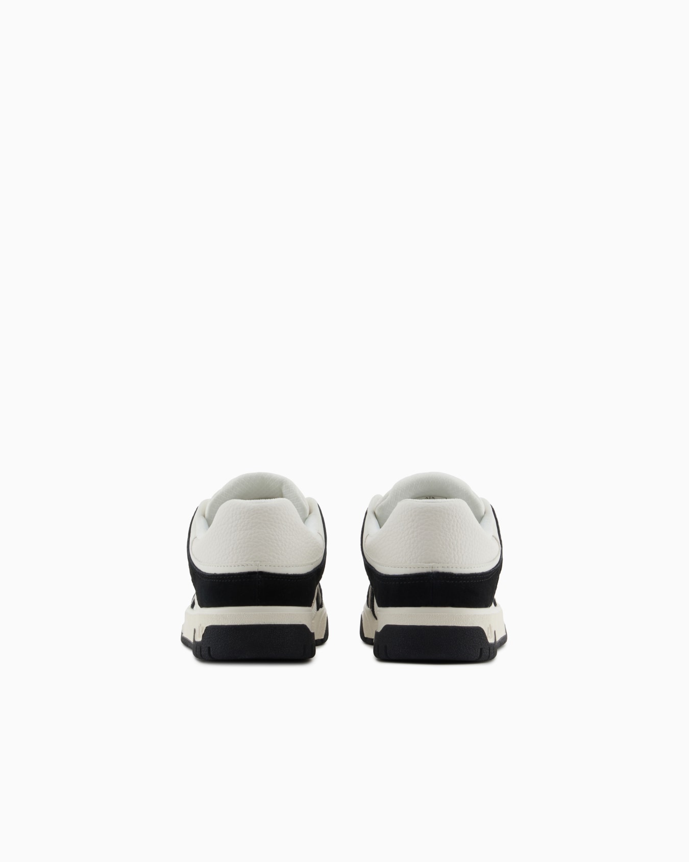 Oversized sneakers with contrasting inserts Slide 3