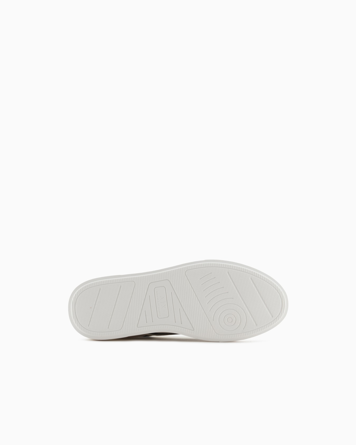 Oversized sneakers with contrasting inserts Slide 5