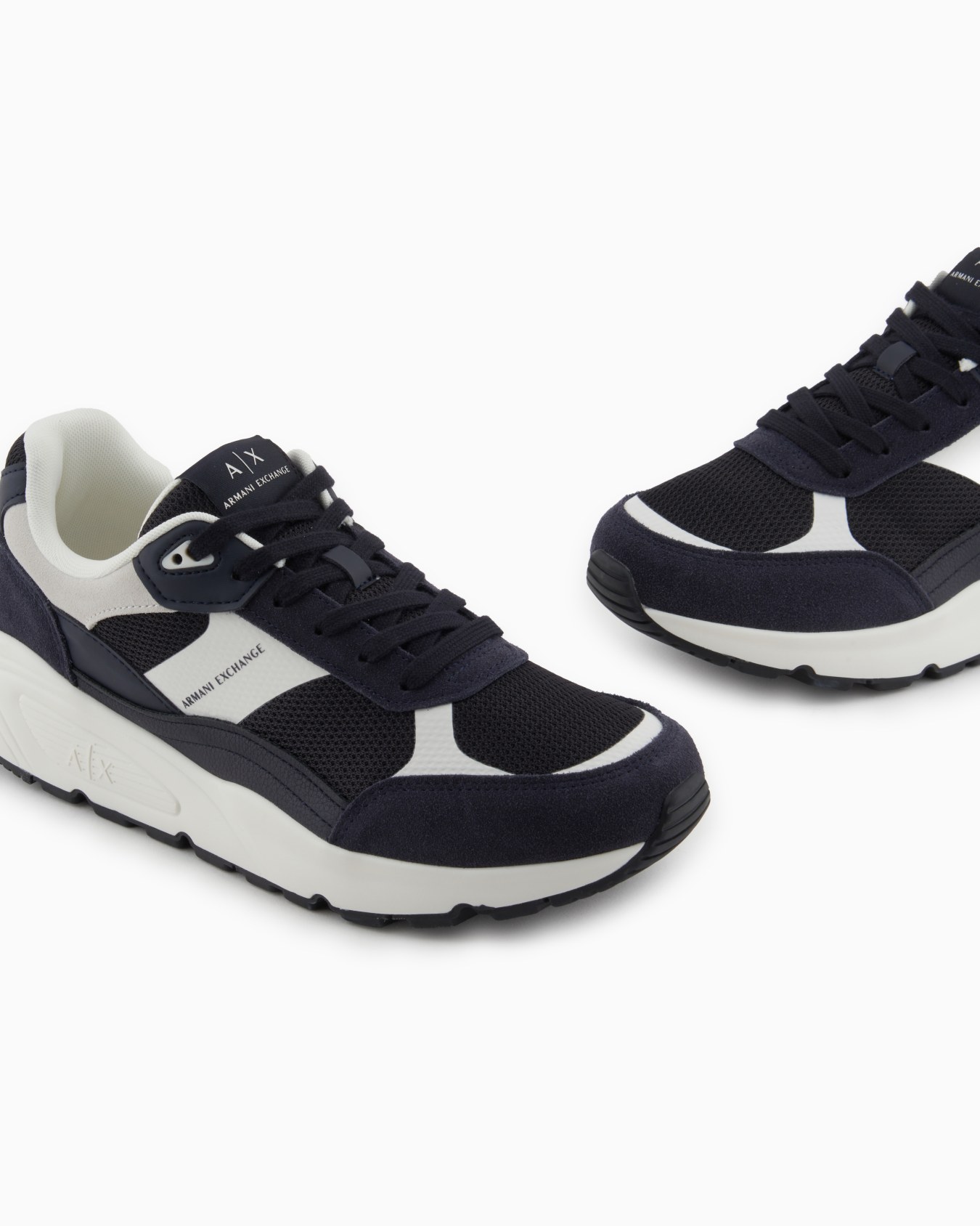 Oversized sneakers with contrasting inserts Slide 4