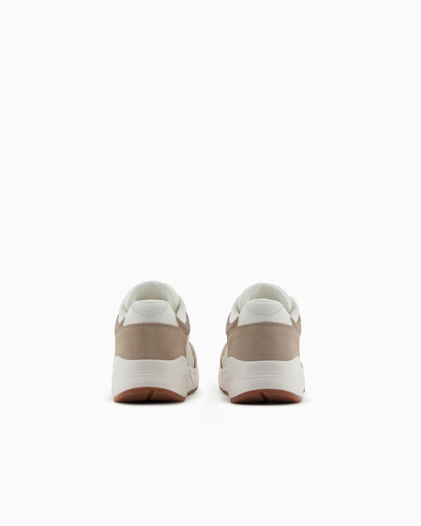 Oversized sneakers with contrasting inserts Slide 3