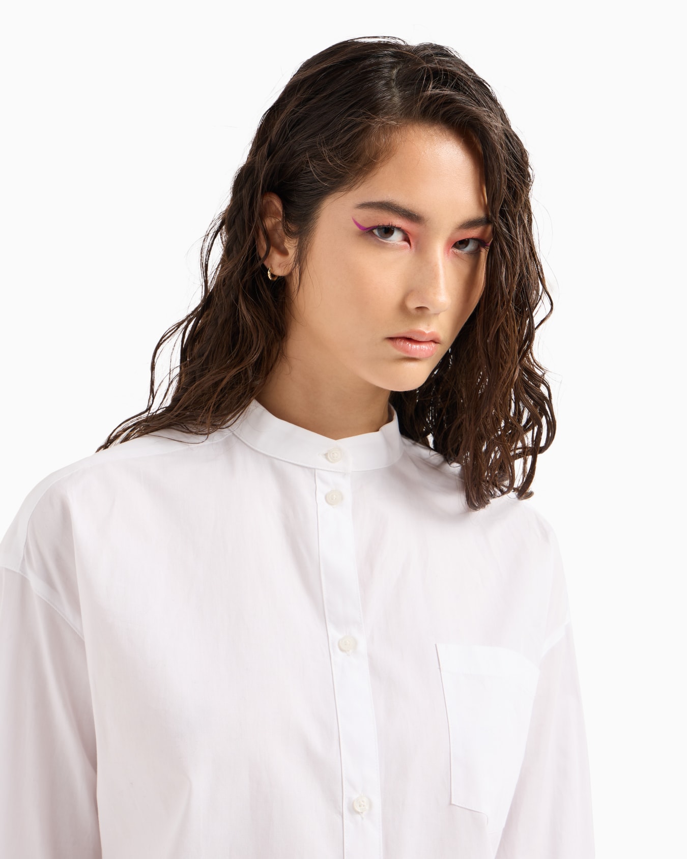 Regular fit poplin shirt with pleats on the back Slide 4