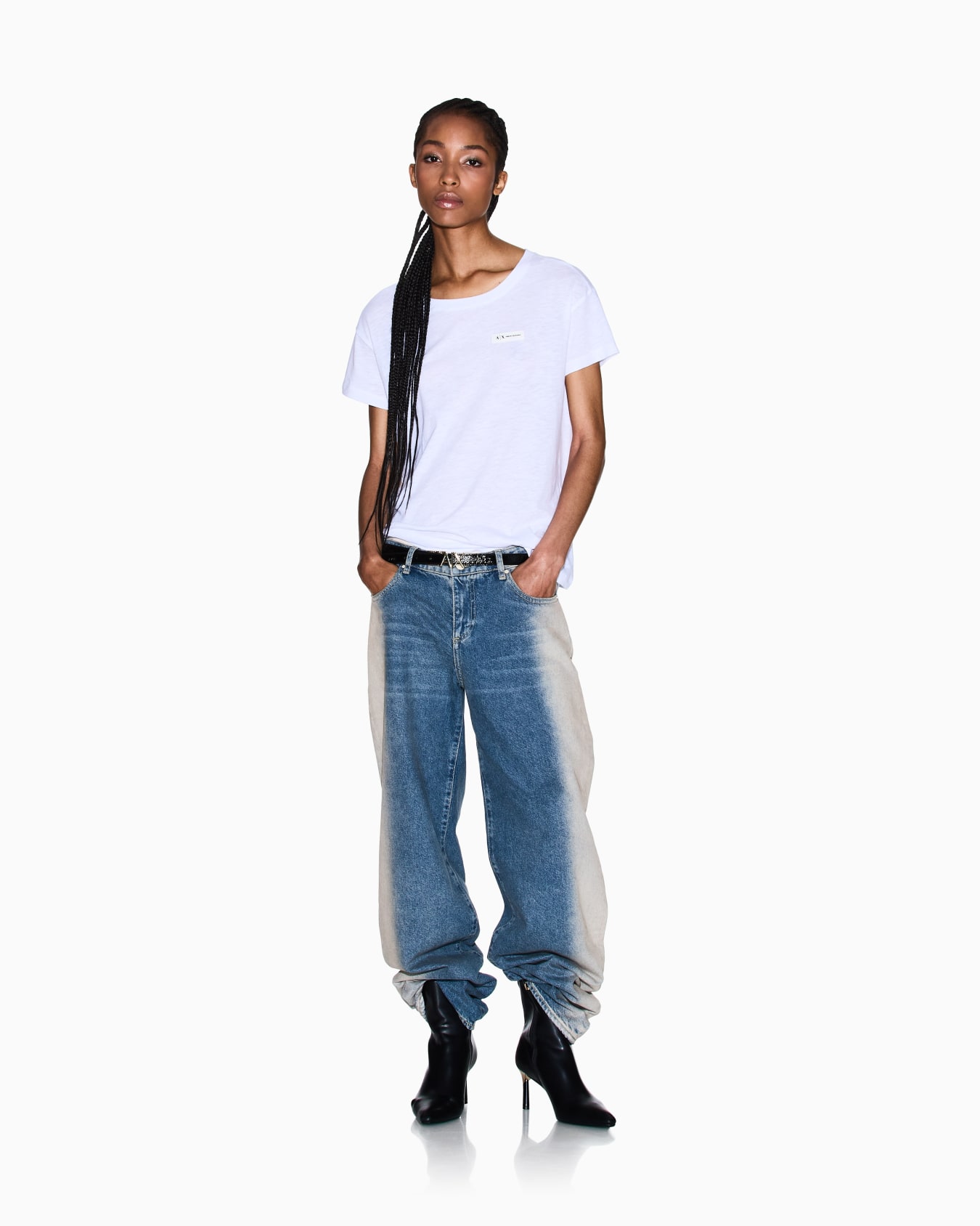 Low rise relaxed fit shaded jeans Slide 1