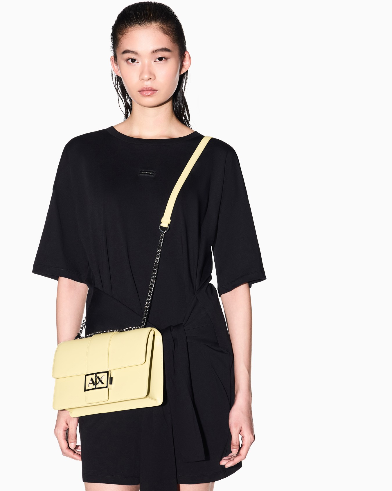 Shoulder bag with logo Slide 5