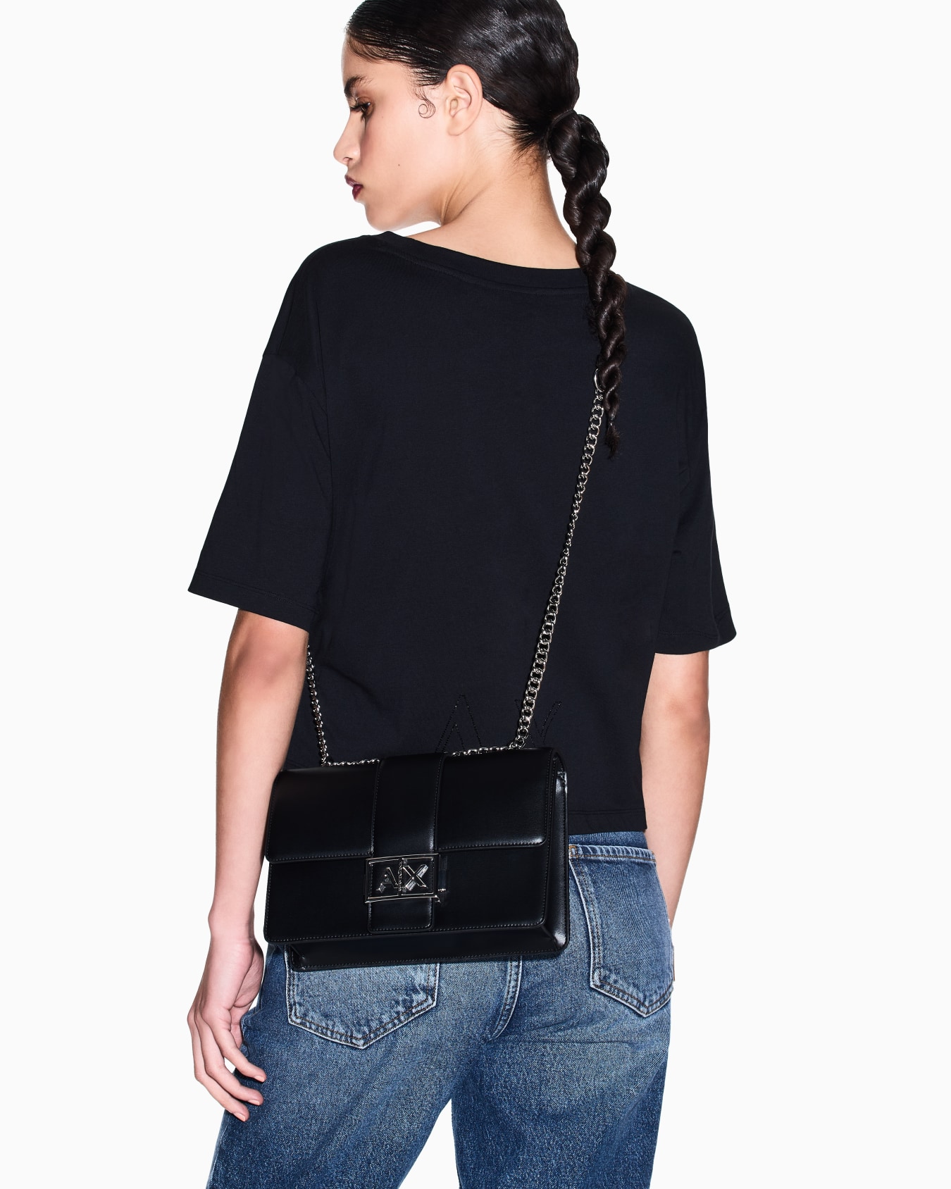 Bolso de hombro con logo de metal Diapositiva 5