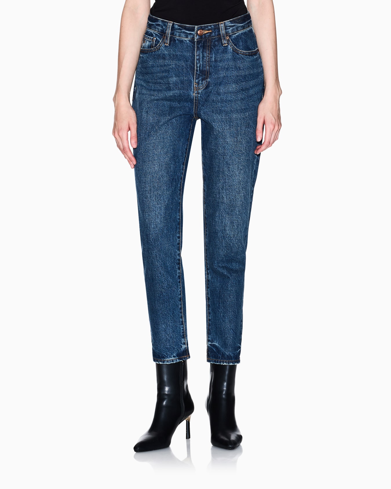Boyfriendjeans aus steifem Denim Folie 3