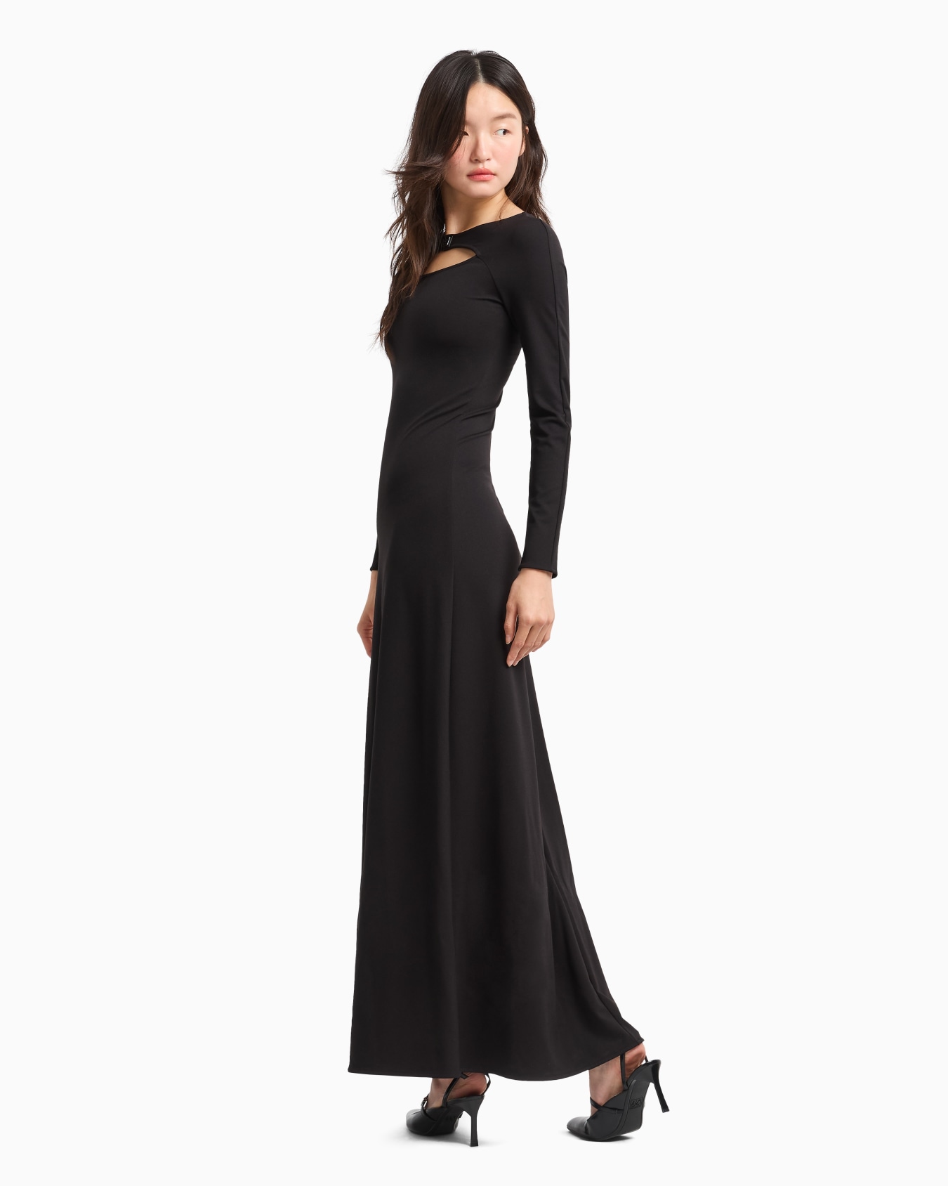 Long dress with cut out Slide 2