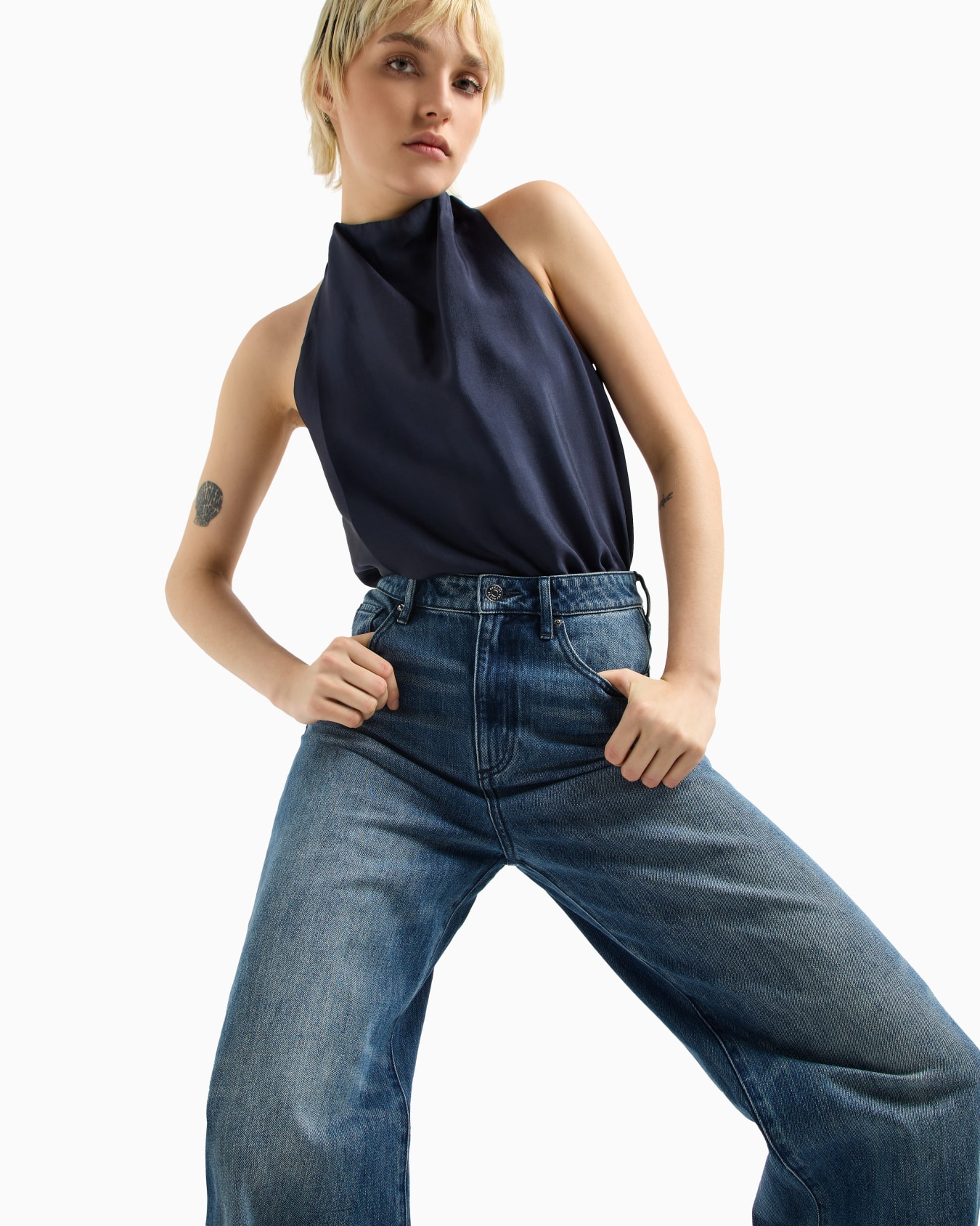 Relaxed fit jeans in indigo denim Slide 4