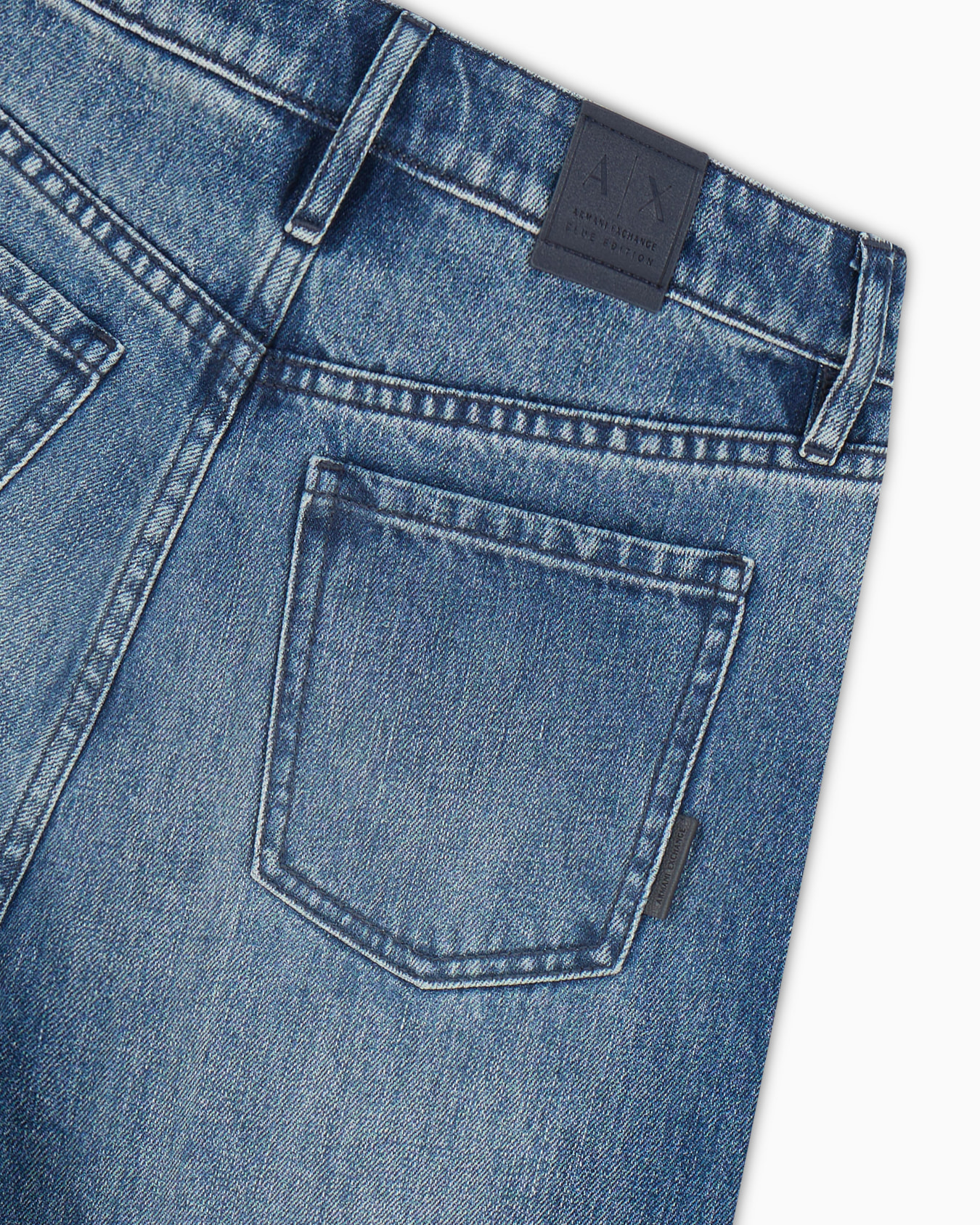 Relaxed fit jeans in indigo denim Slide 5