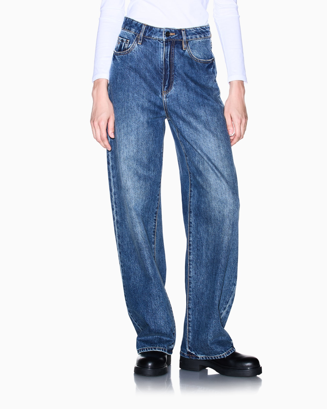 Oversized fit 5-pocket pants in rigid cotton denim Slide 3