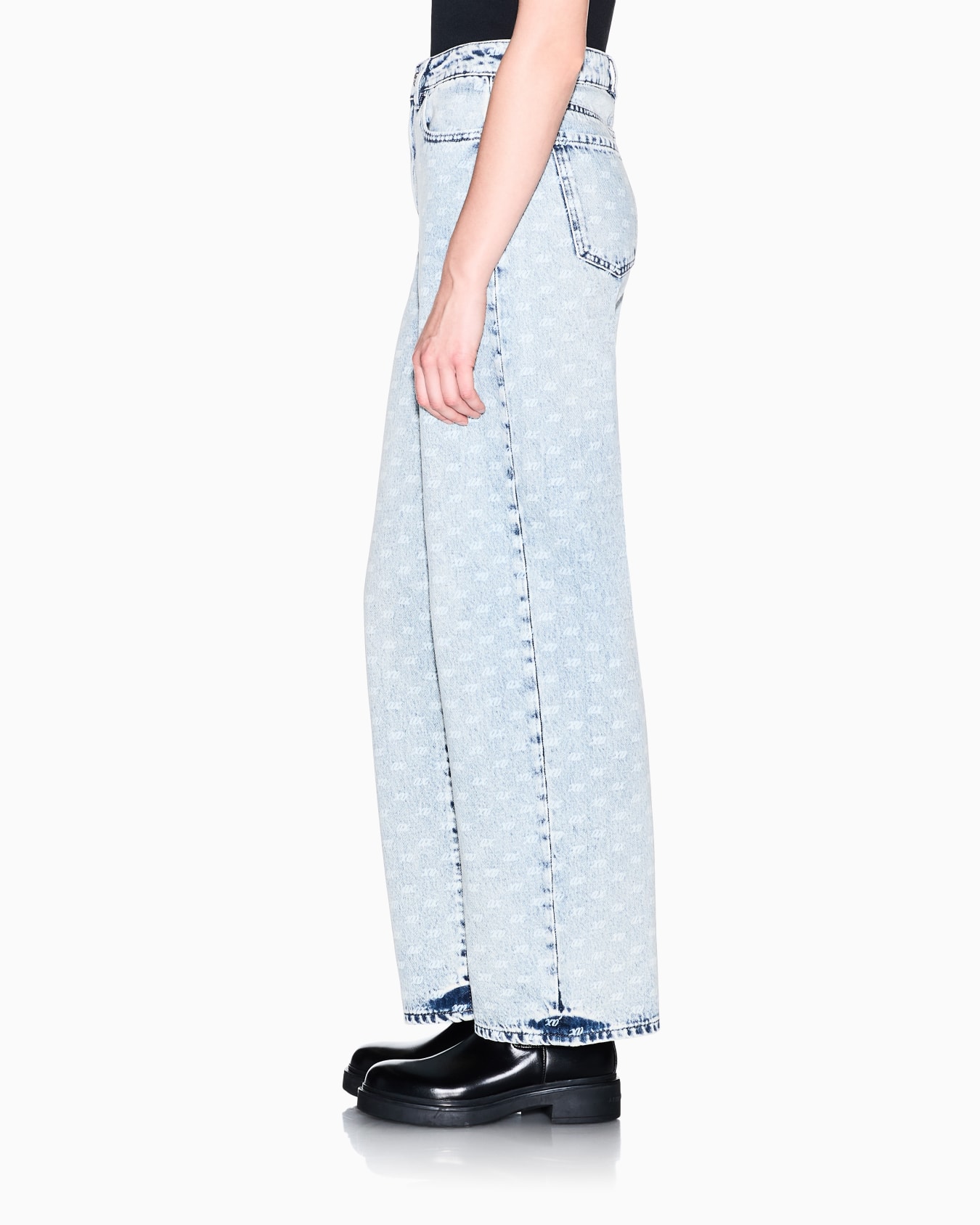 Oversized five-pocket denim pants with an allover print Slide 7