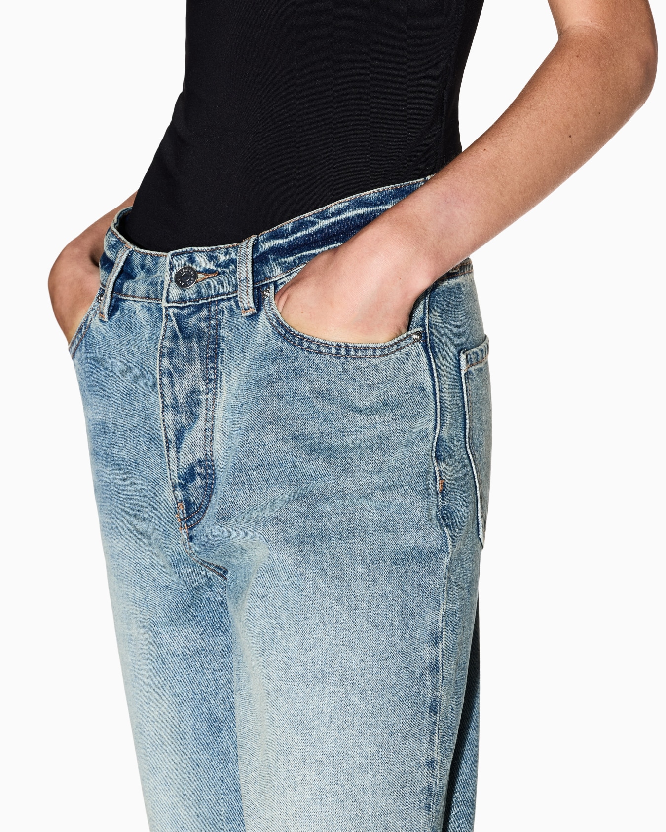 Jean fuselé en denim indigo rigide 11,5 oz Diapositive 6